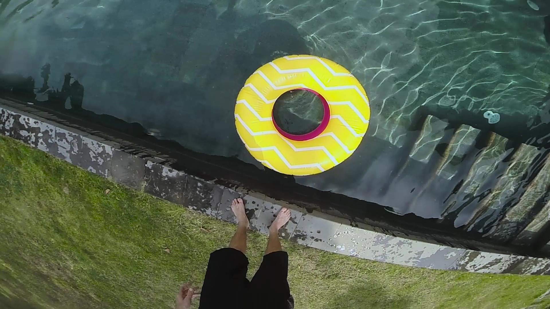 10Leccion 40-Inch Yellow Inflatable Pool Tube with Handles for Adults and Teens