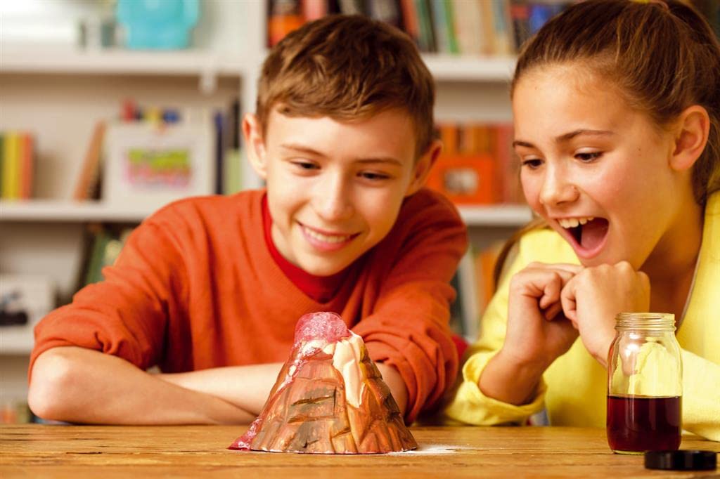 4M KidzLabs Volcano Making Kit – DIY Science Project for Ages 8+