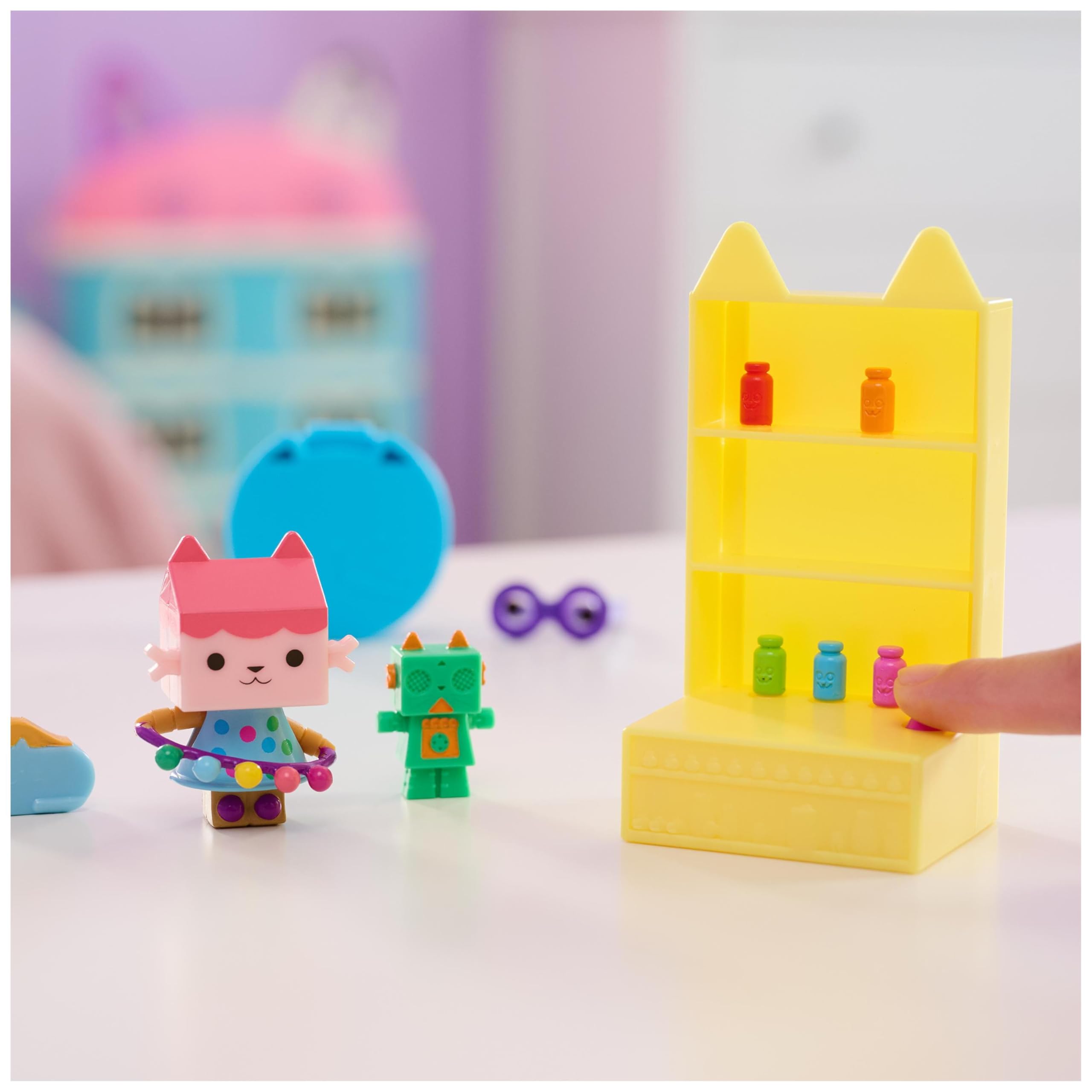 Baby Box Cat Bobble Figure with Craft Shelf & Surprise Accessories, Gabby's Dollhouse