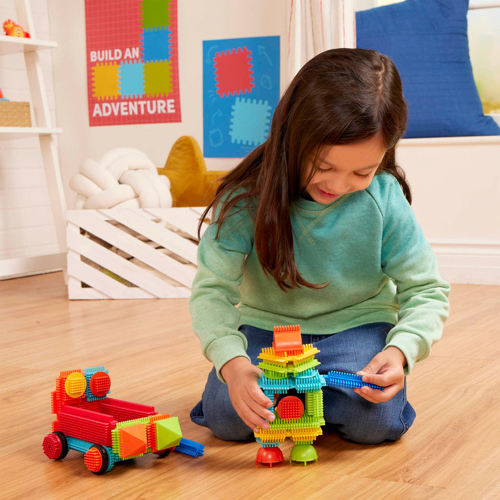 Battat Bristle Blocks Basic Builder Bucket – 50-Piece Interlocking STEM Building Set for Toddlers Age 2+