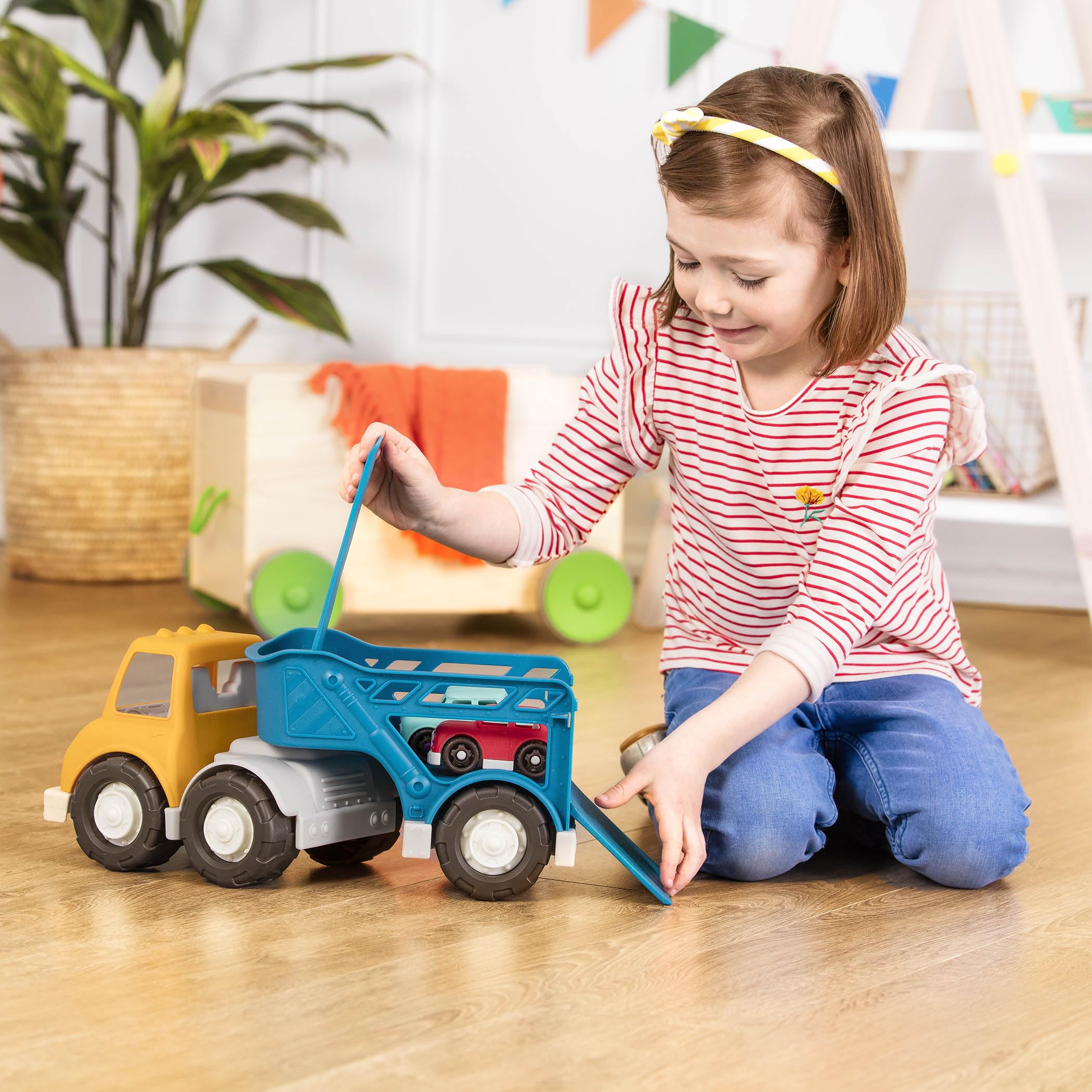 Battat Wonder Wheels Toy Carrier Truck & 2 Cars – Toddler Vehicle Playset