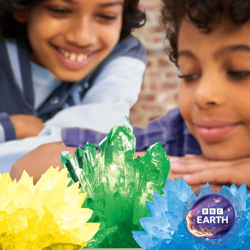 BBC Earth Science of Crystal Growing Kit – Grow 3 Dazzling Crystals with Powdered Paints and Display Case, STEM Toy for Ages 12+