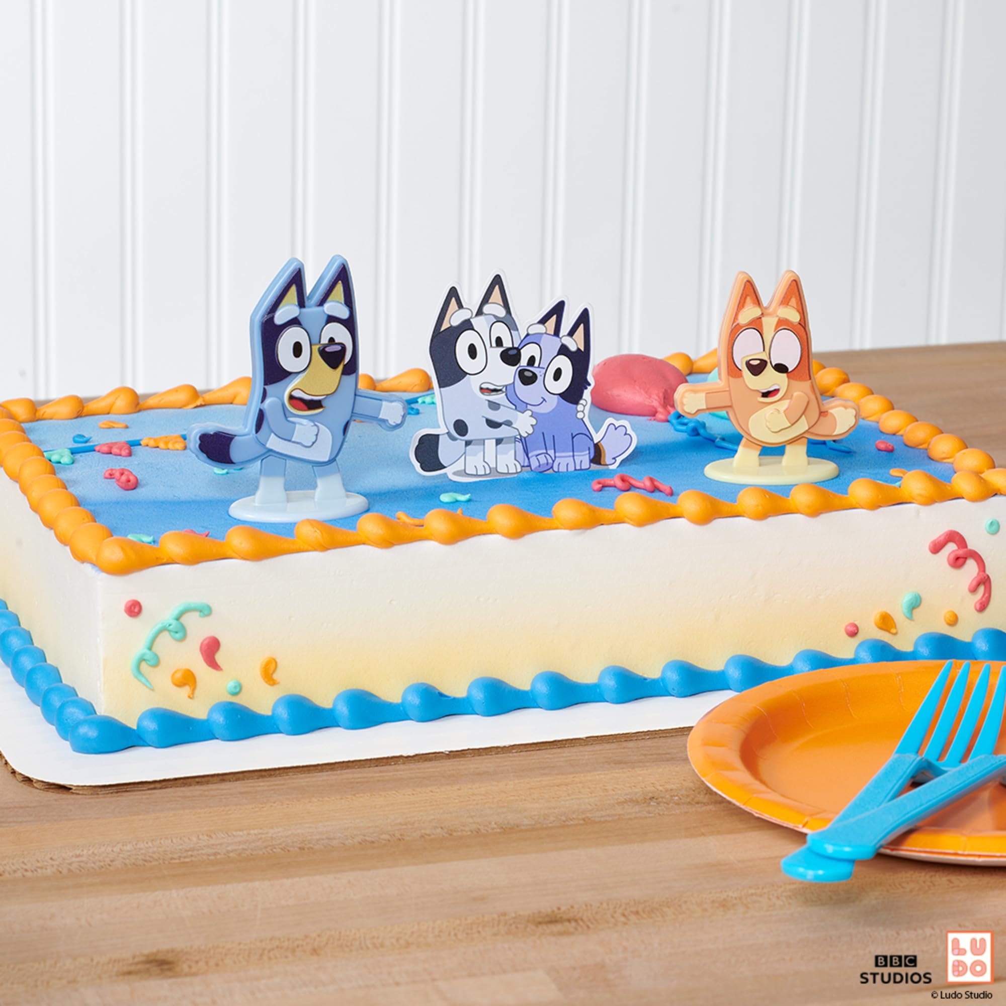 Bluey Dance Mode Cake Toppers - Moving Bluey & Bingo Figurines with Poly Pic, 3-Piece Set