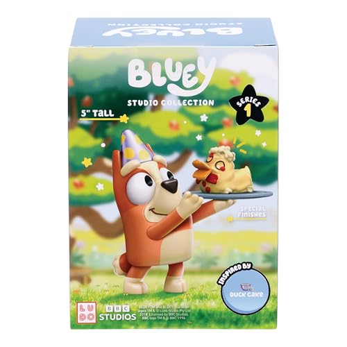 Bluey Dessert Bingo Studio Collector Figure – Premium 4.5" Figure with Metallic Hat, Display Base, and Collector Card