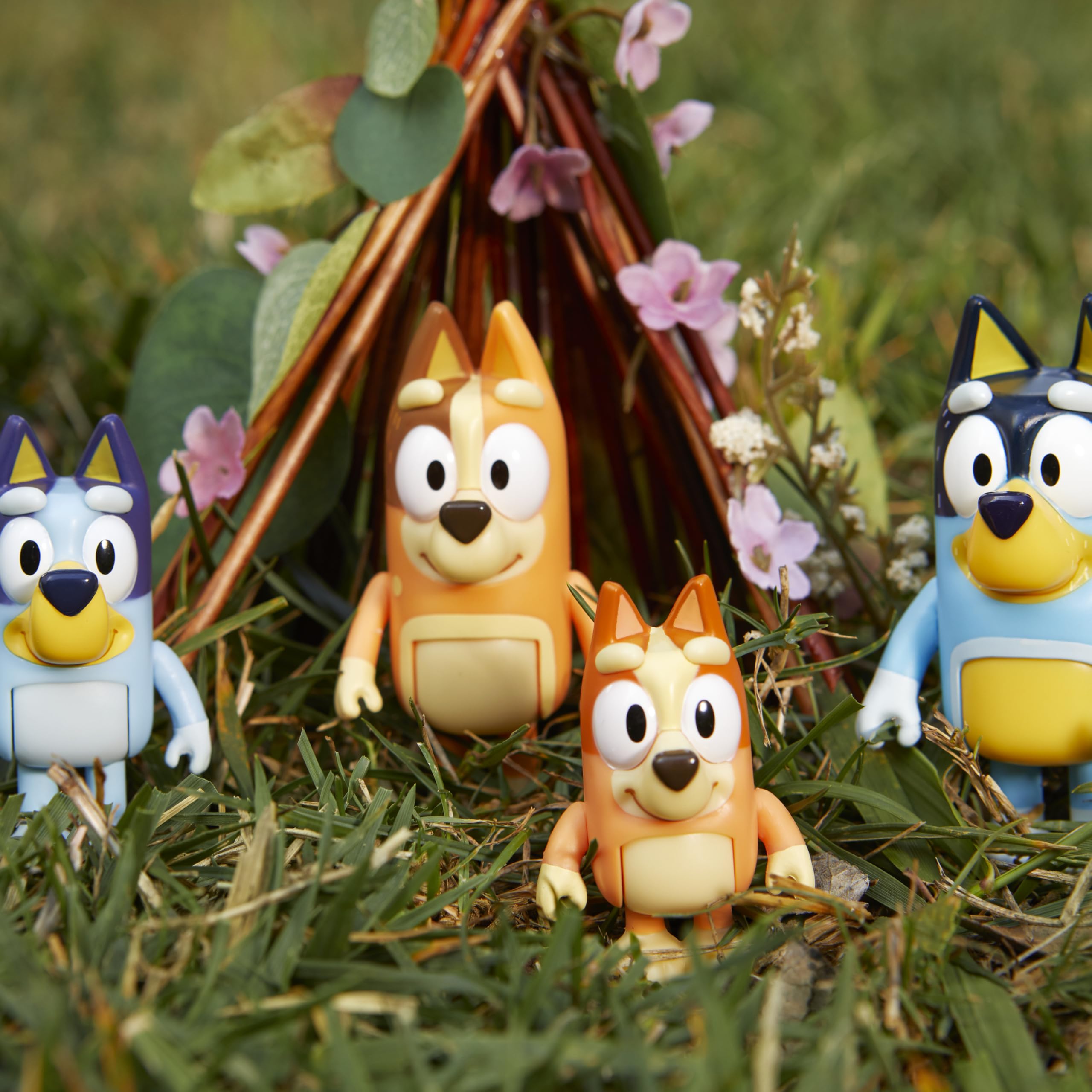 Bluey Family Figure Pack of 4 – Poseable Bluey, Bingo, Chilli & Bandit Toys for Kids Ages 3+