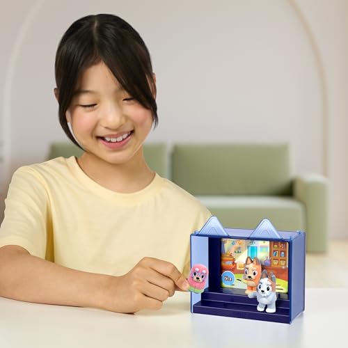 Bluey Fuzzies Episode Pack: Grannies – 3 Flocked Mini-Figures, Display Case, and Trading Card