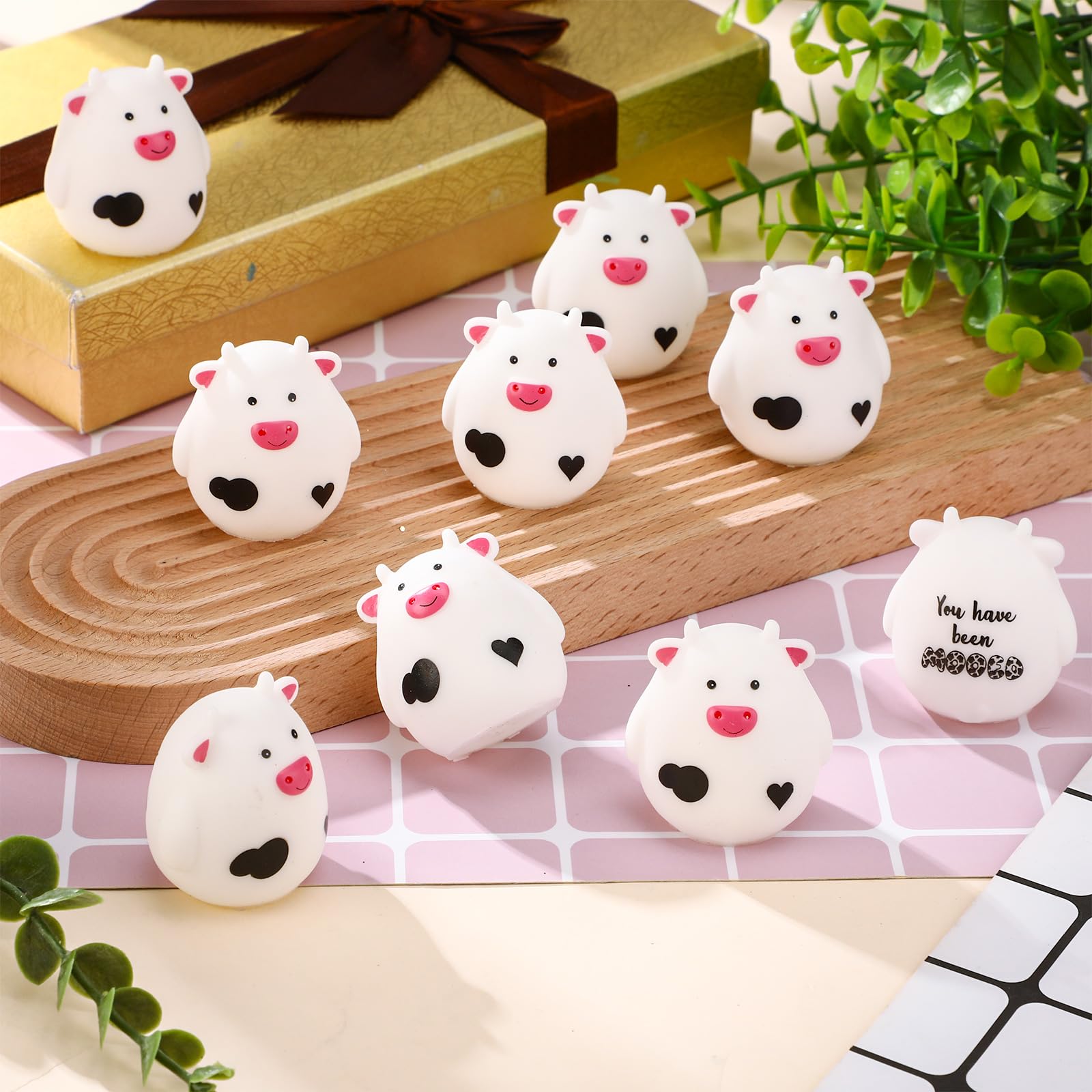 Cholemy 25 Mini Rubber Cow Figurines – Funny Puns, Squeeze Sound, Bulk Cute Gifts