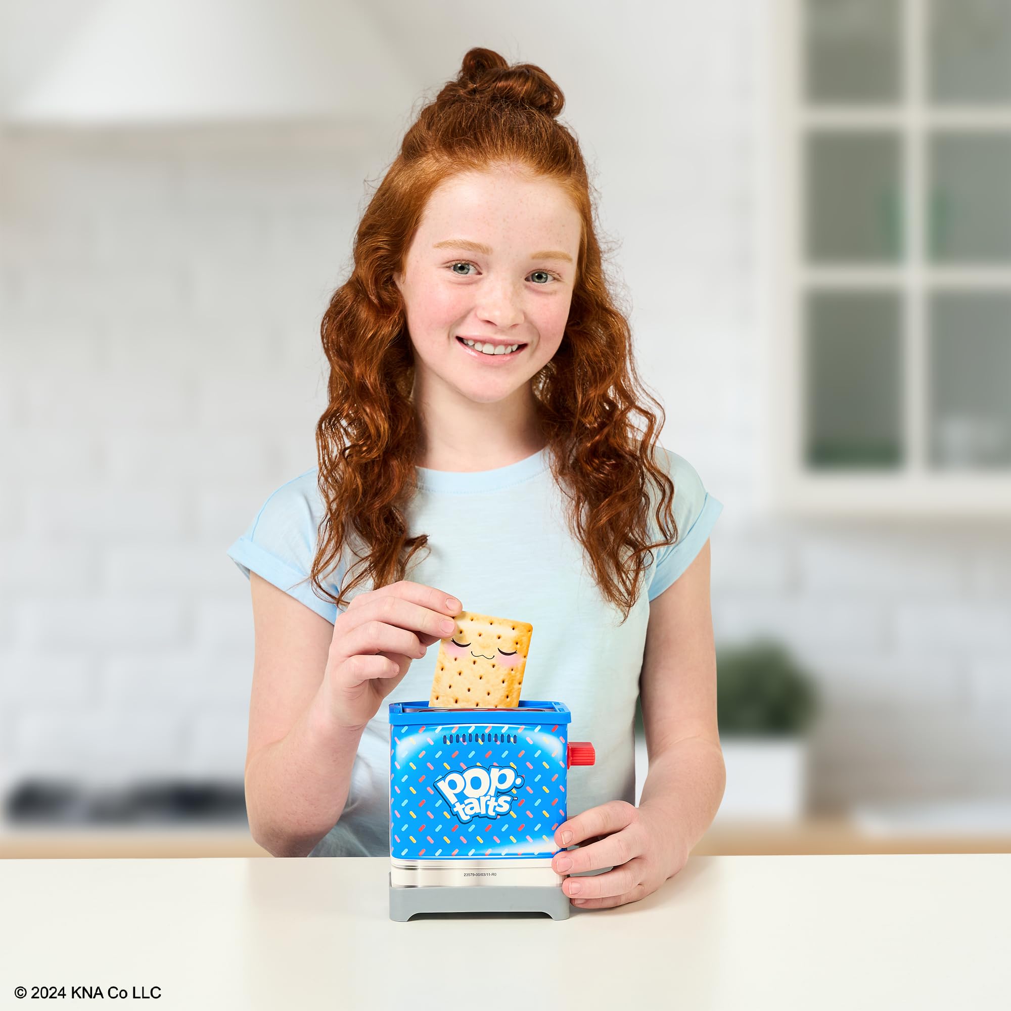 Cookeez Makery Pop-Tarts Toasty Treatz Toaster: Make a Scented Plush Surprise Friend – 9 Collectible Flavors
