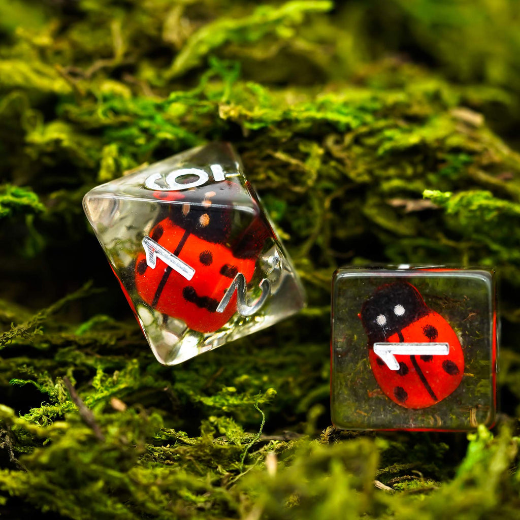 Cusdie 7-Die DND Dice Set with Ladybug Inside - Polyhedral Resin Dice for RPG
