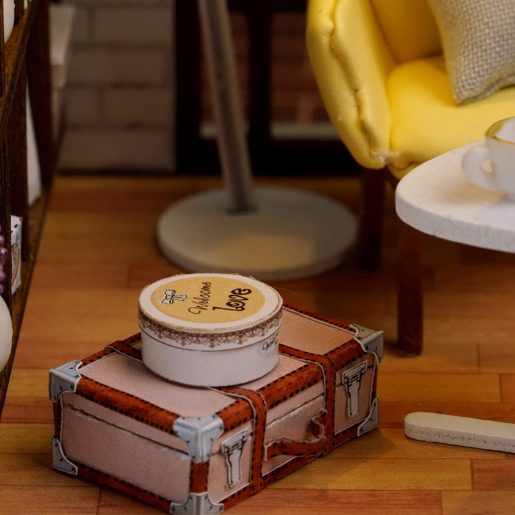 CUTEROOM QT037 Dollhouse Miniature Kit with LED Light & Dust Cover - 9x9x11.5 cm Wooden DIY Craft