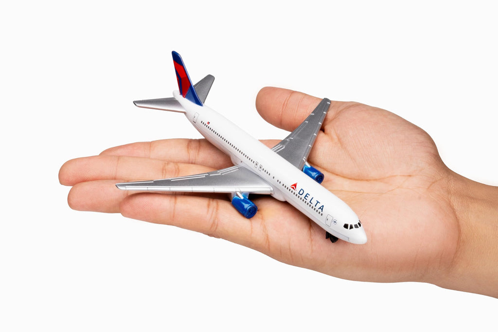 Daron Delta Air Lines Die-Cast Metal Airplane Toy – 5.75 inch Model with Rolling Wheels, Ages 3+
