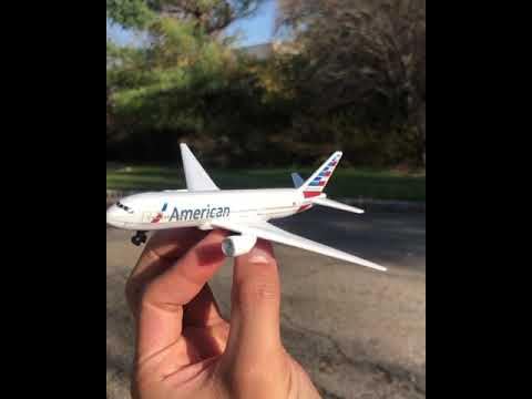 Daron Toy Airplane – American Airlines Die-Cast Metal Model – 5.75 Inch with Rolling Wheels