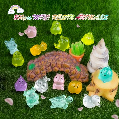 Diinokiy 200-Piece Luminous Mini Resin Animals Set – Glow-in-the-Dark Fairy Garden Decor