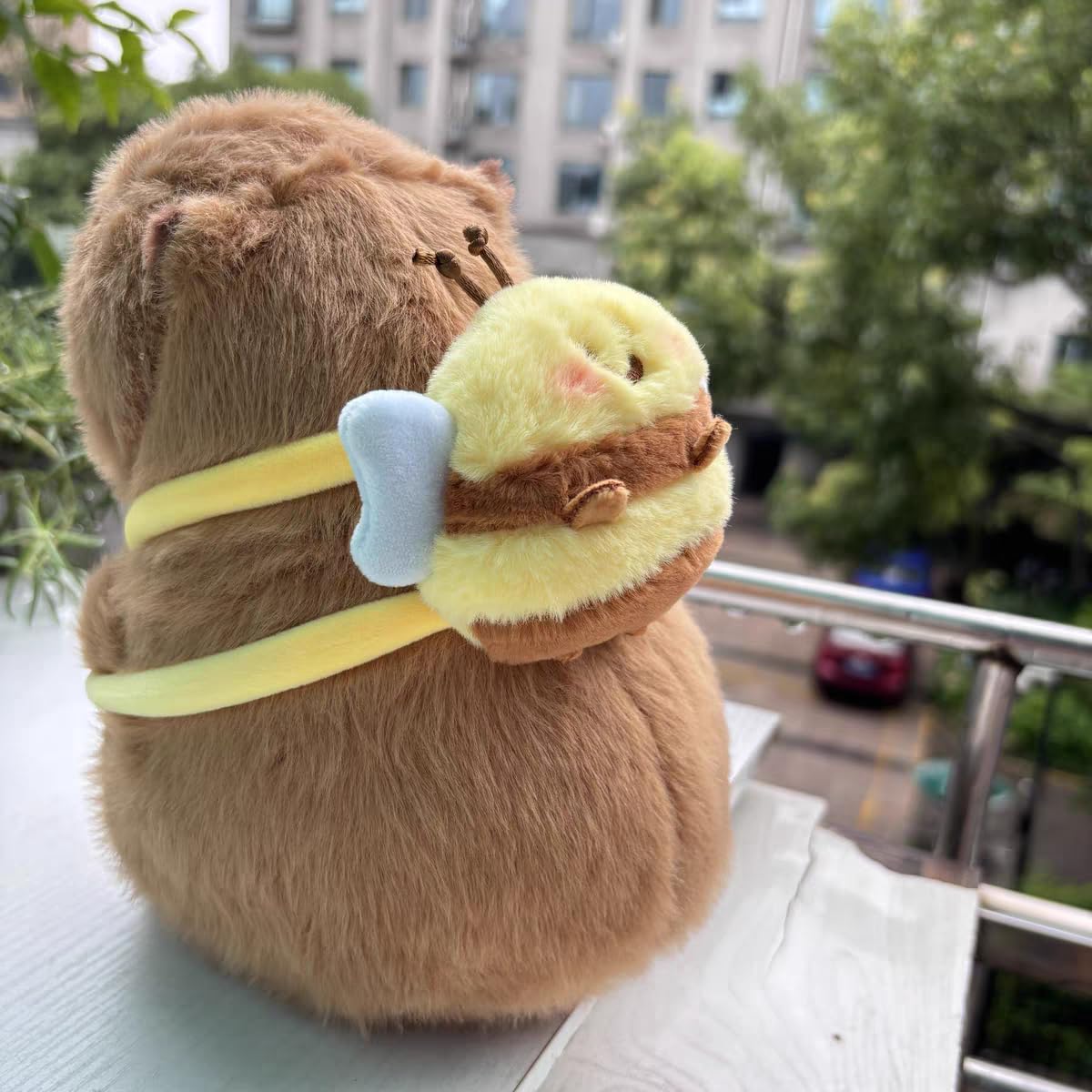 Ditucu 9-Inch Cute Capybara Plush with Bee Backpack – Soft Stuffed Animal Toy for Kids