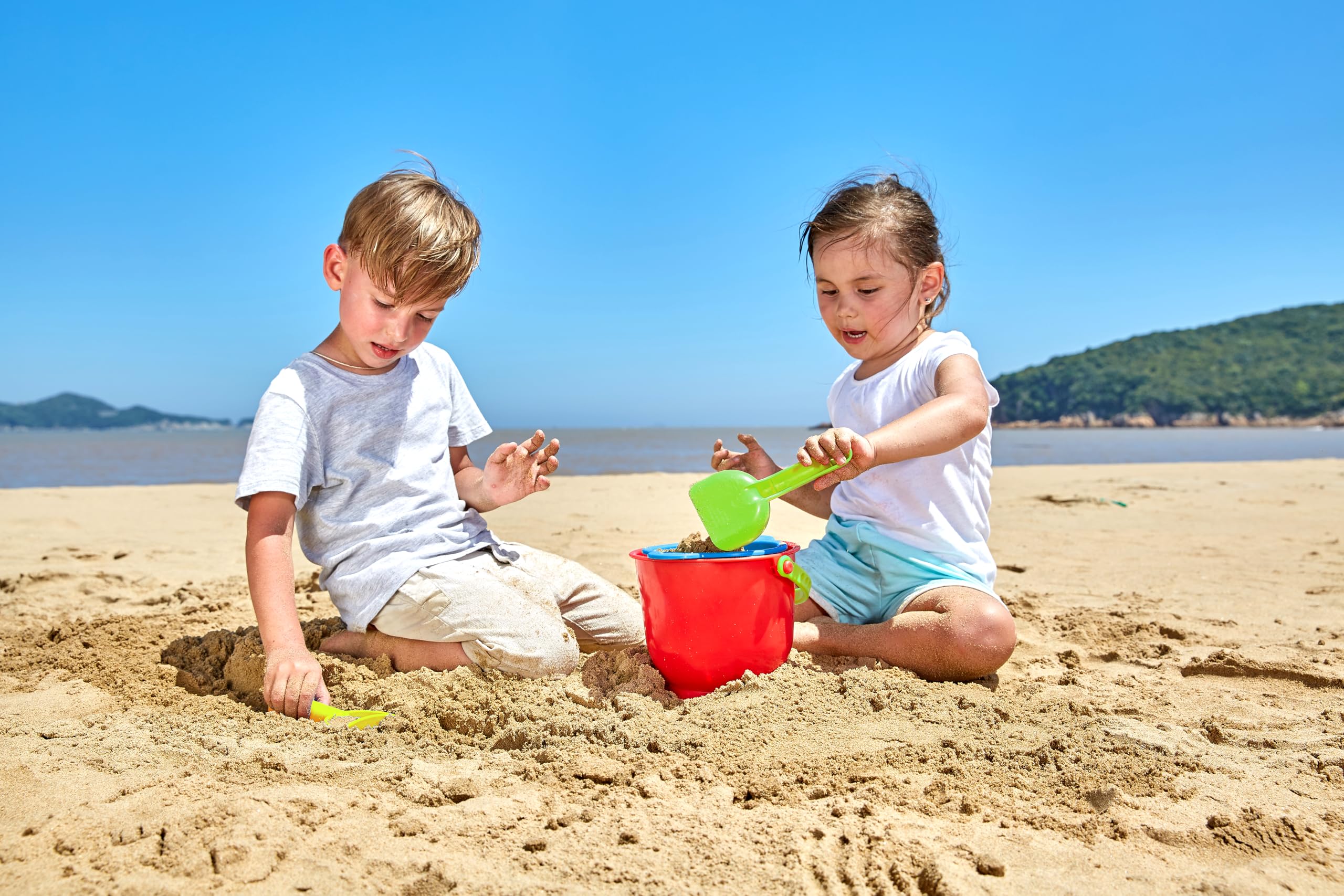 Hape Beach Basics Sand Toy Set – Bucket, Sifter, Rake, and Shovel for Toddlers 18M+