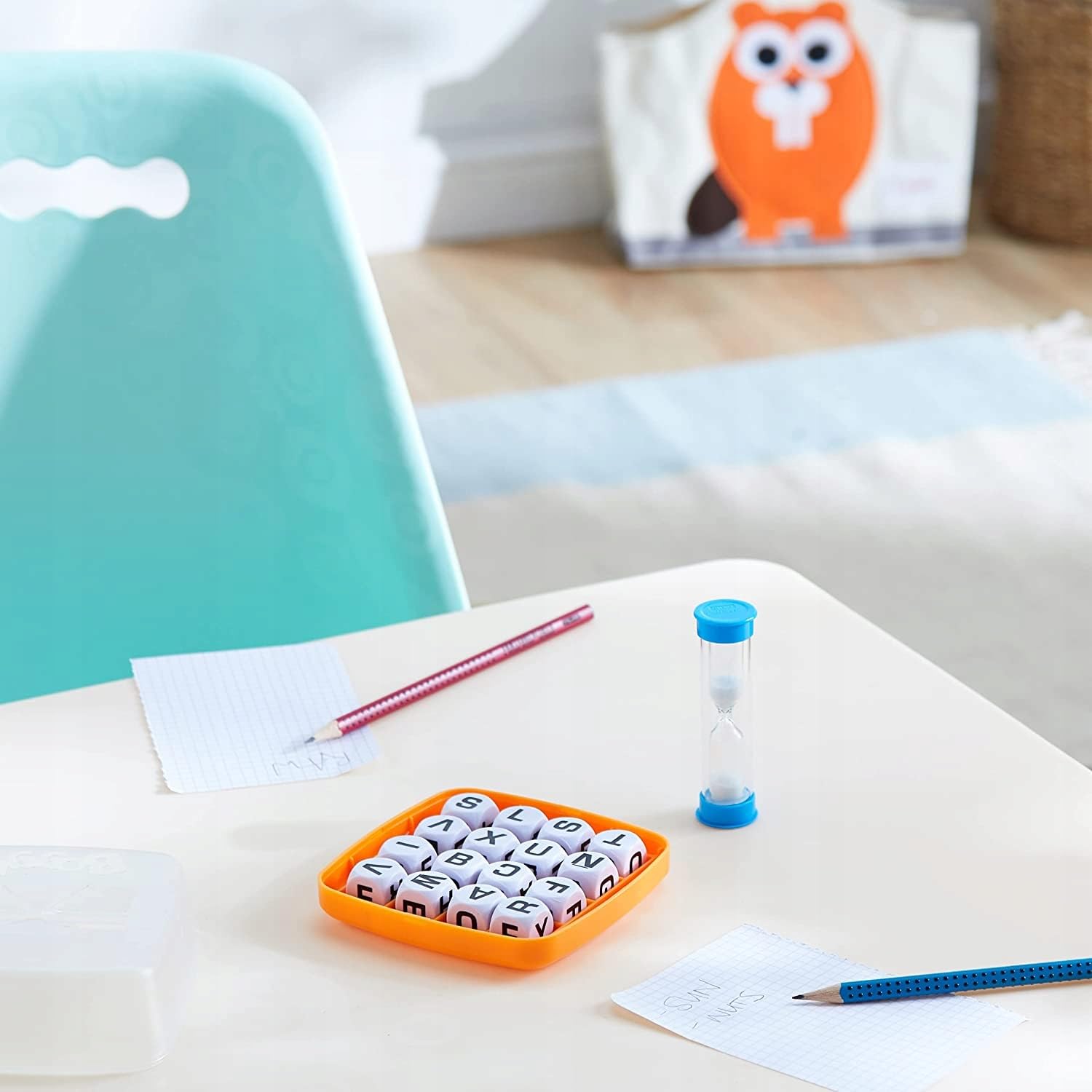 Hasbro Gaming Boggle Classic Game – Fast Word Search Fun for Ages 8+