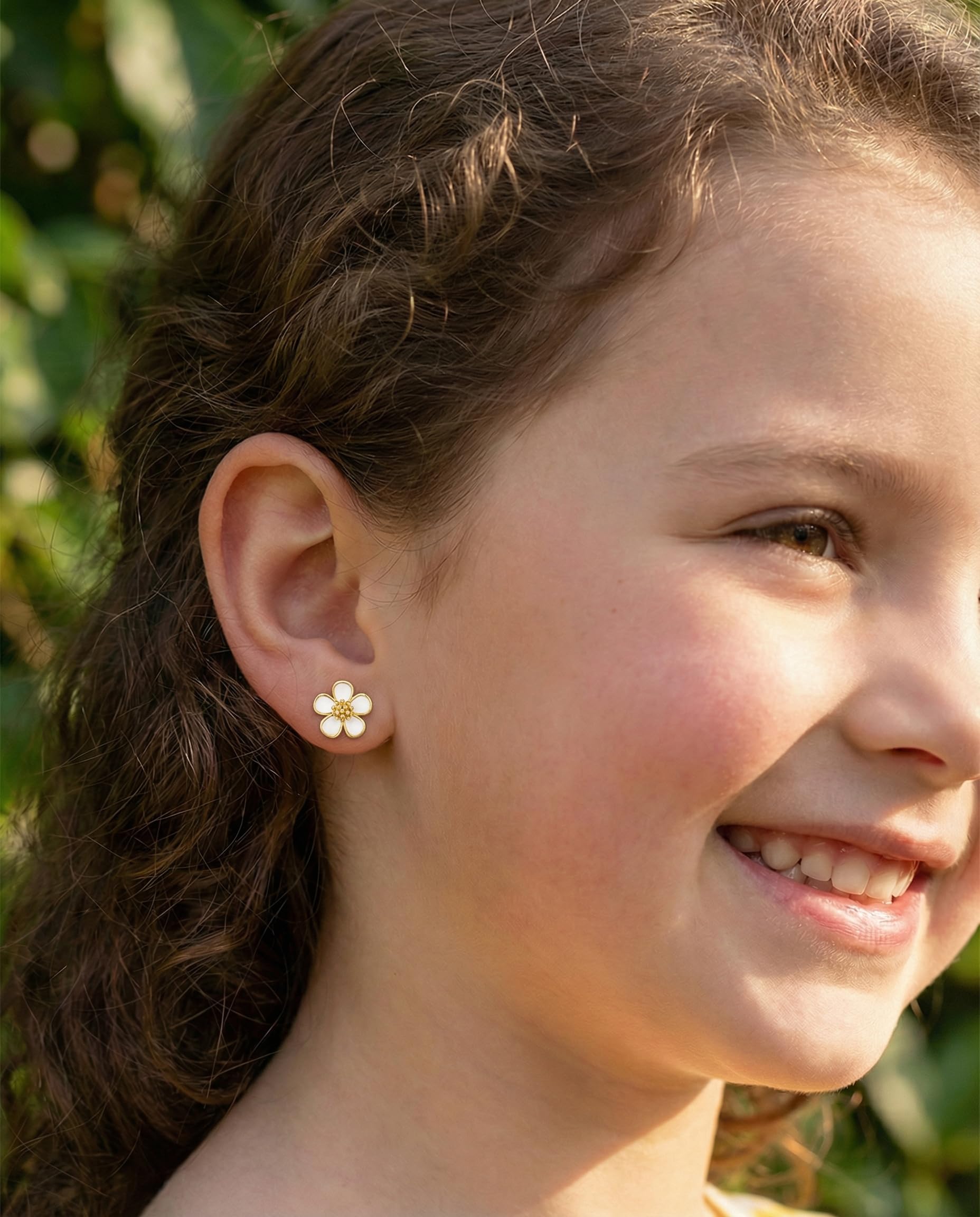 HGDEER Hypoallergenic Flower Daisy Earrings for Girls - Gold or Silver Plated Cubic Zirconia Studs with Quote Card & Gift Pouch