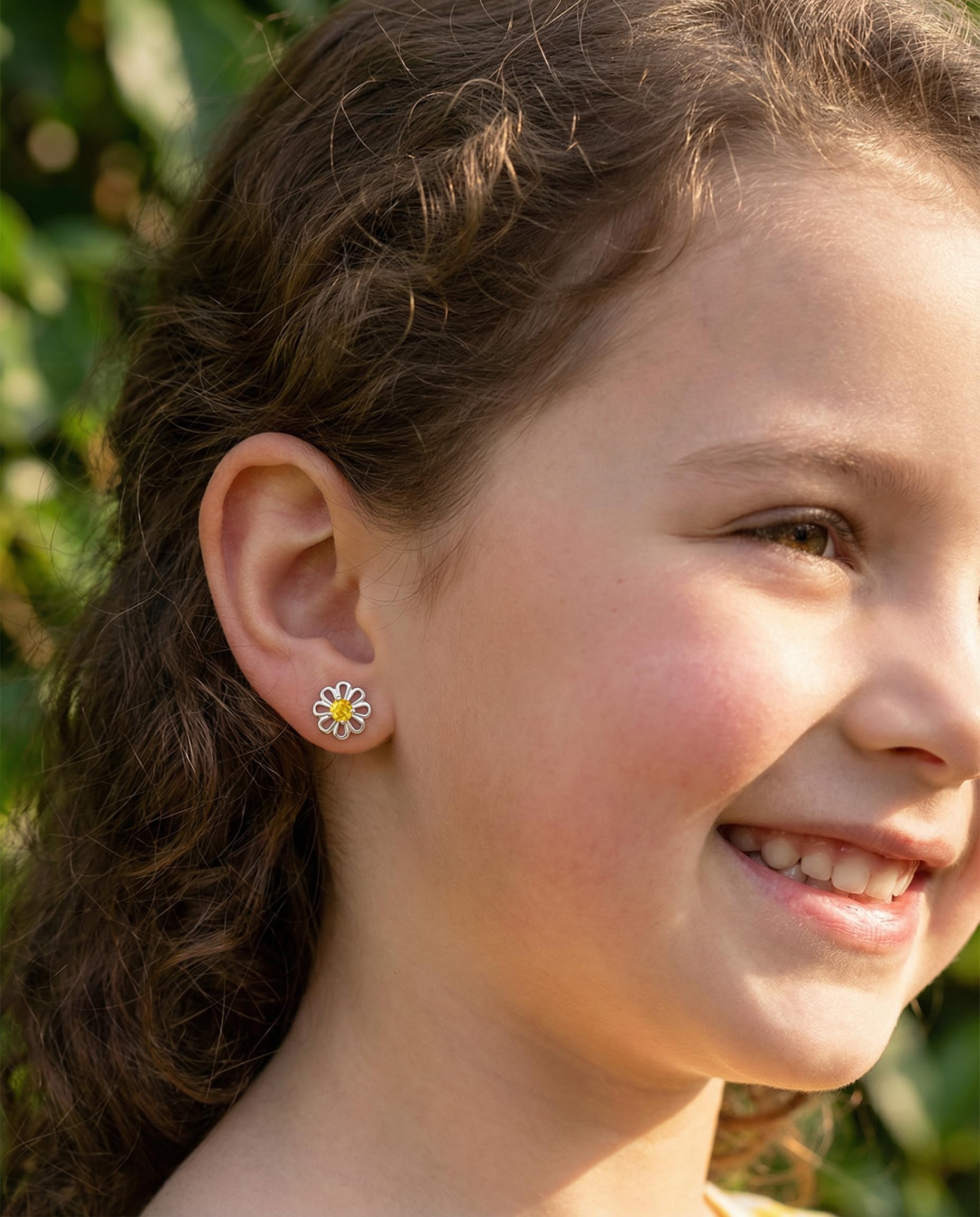 Hypoallergenic Daisy Stud Earrings for Granddaughter – Gold or Silver Plated with CZ, Gift Card & Pouch