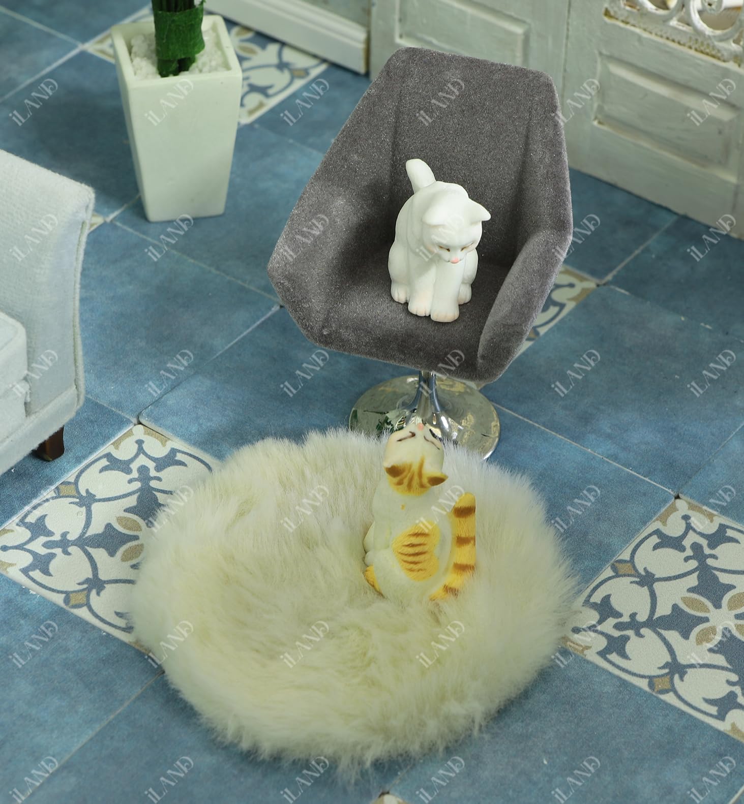 iLAND Miniature Swivel Chair & Faux Fur Carpet Set for 1:12 Dollhouse Living Room (Grey)