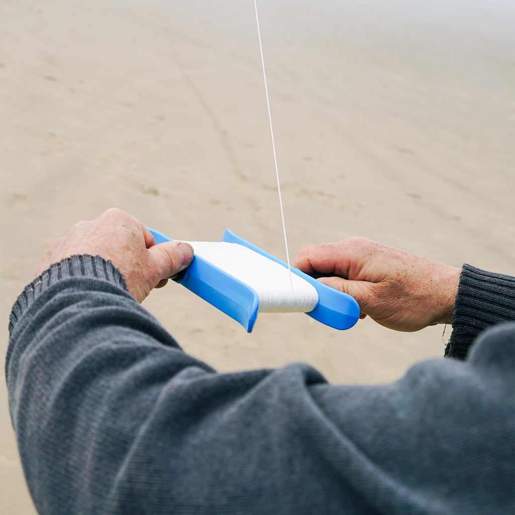 In the Breeze 3448 Breezy Winder – 50lb x 500' Twisted Kite Line with Attached Clip, Aqua