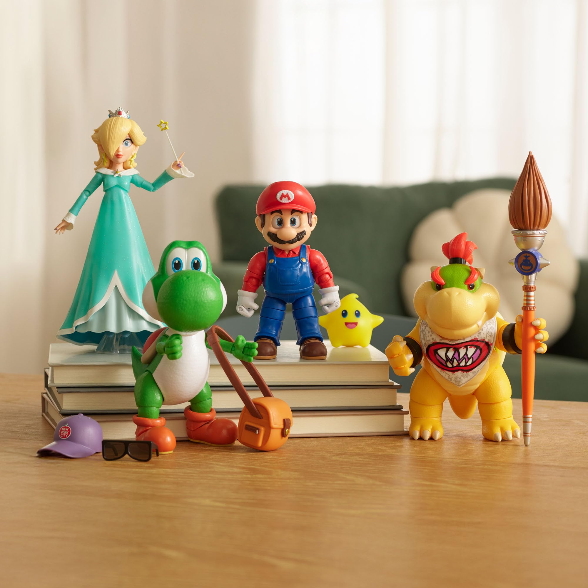 JAKKS Pacific Super Mario Galaxy 5-inch Mario Action Figure with Glow-in-the-Dark Luma Star – 22 Points of Articulation
