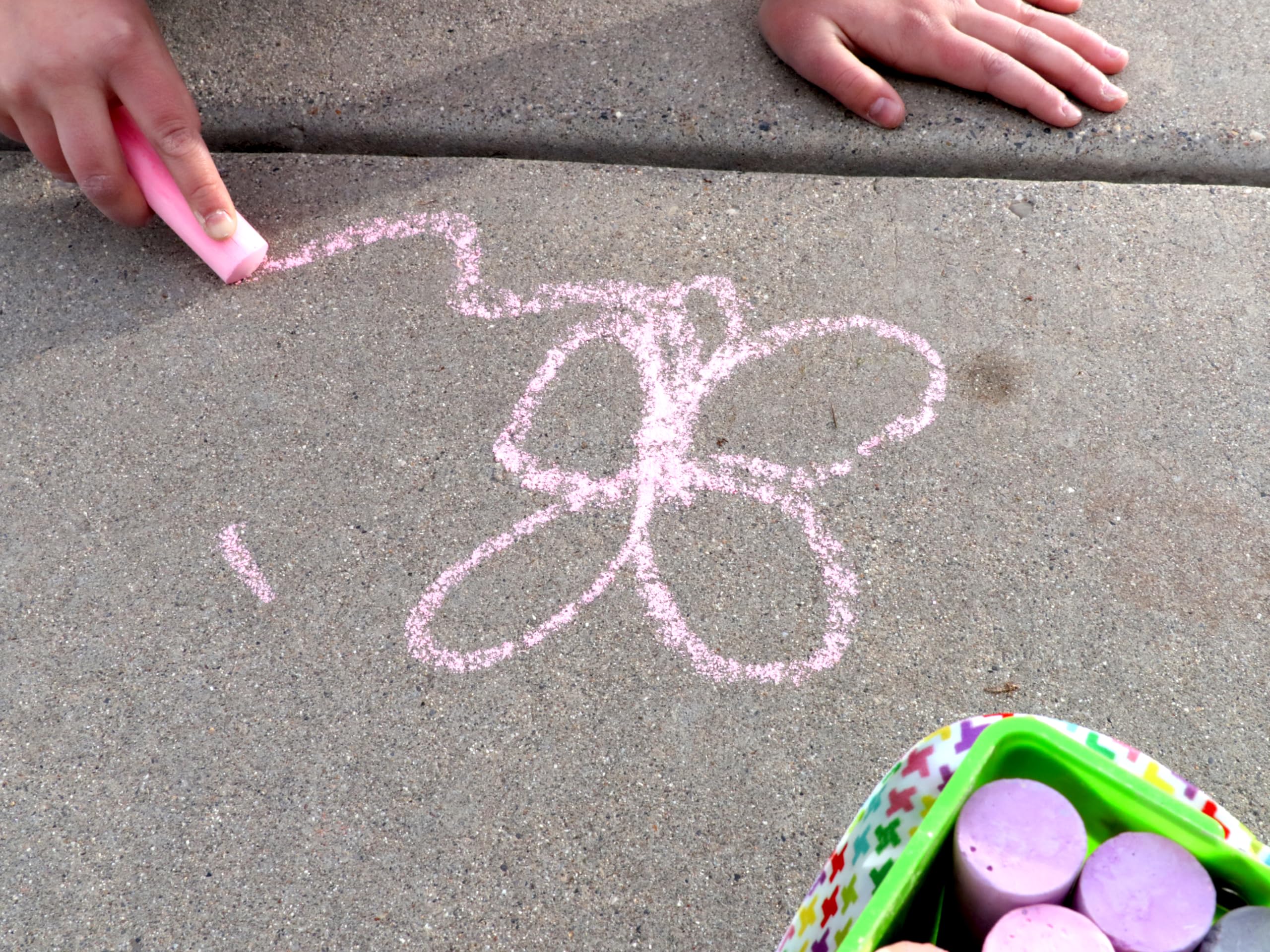 Kid Made Modern 24-Piece Sidewalk Chalk Bucket – Non-Toxic, Washable Outdoor Chalk Set for Kids