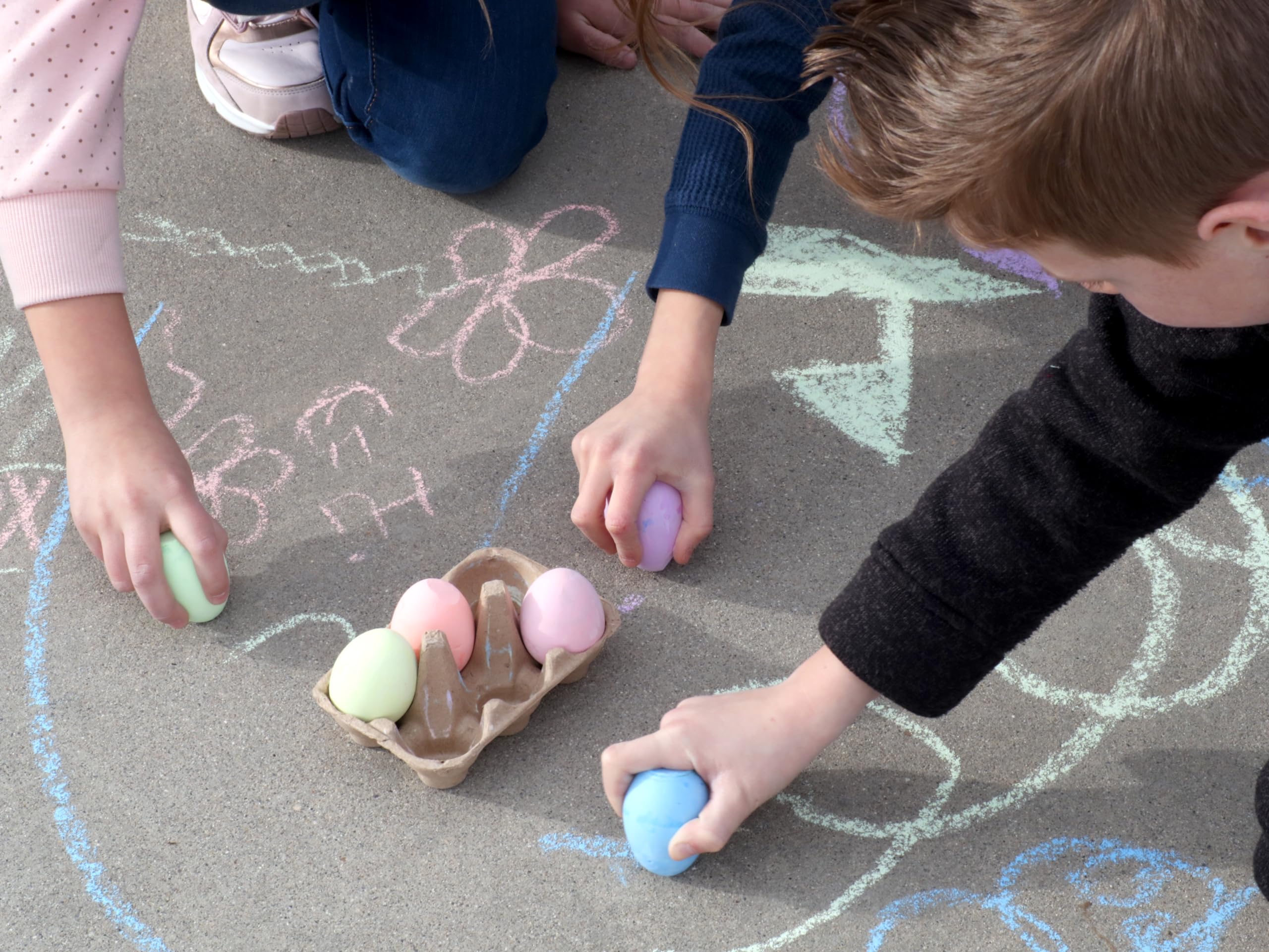 Kid Made Modern 6-Piece Neon Sidewalk Chalk Set - Washable Egg Chalk for Outdoor Play, Chalkboard Art, Ages 3+