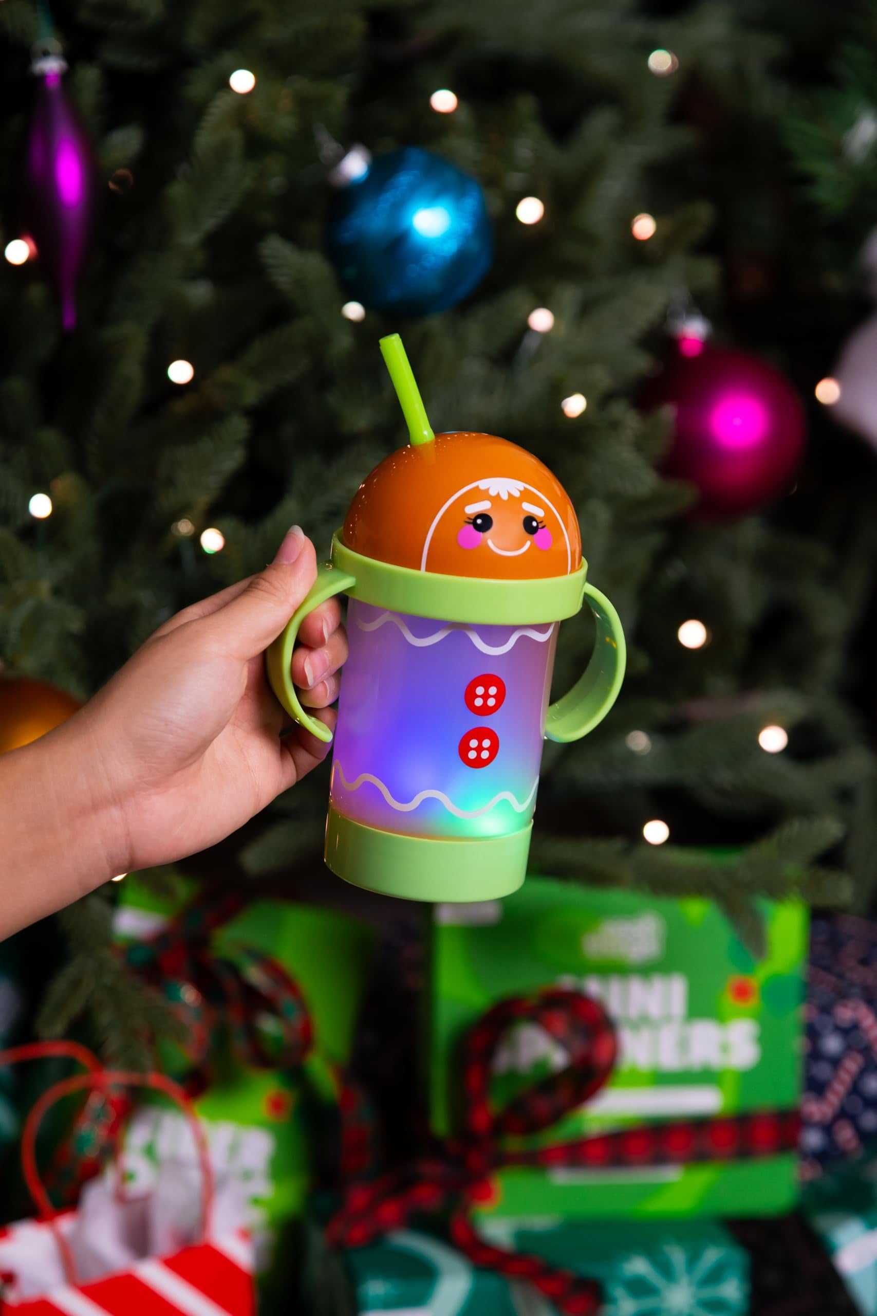 LED Light-Up Sippy Cups Set – Snowman & Gingerbread Man, 8 oz Reusable Party Cups for Kids, BPA-Free with Bendable Straws and Removable Handles