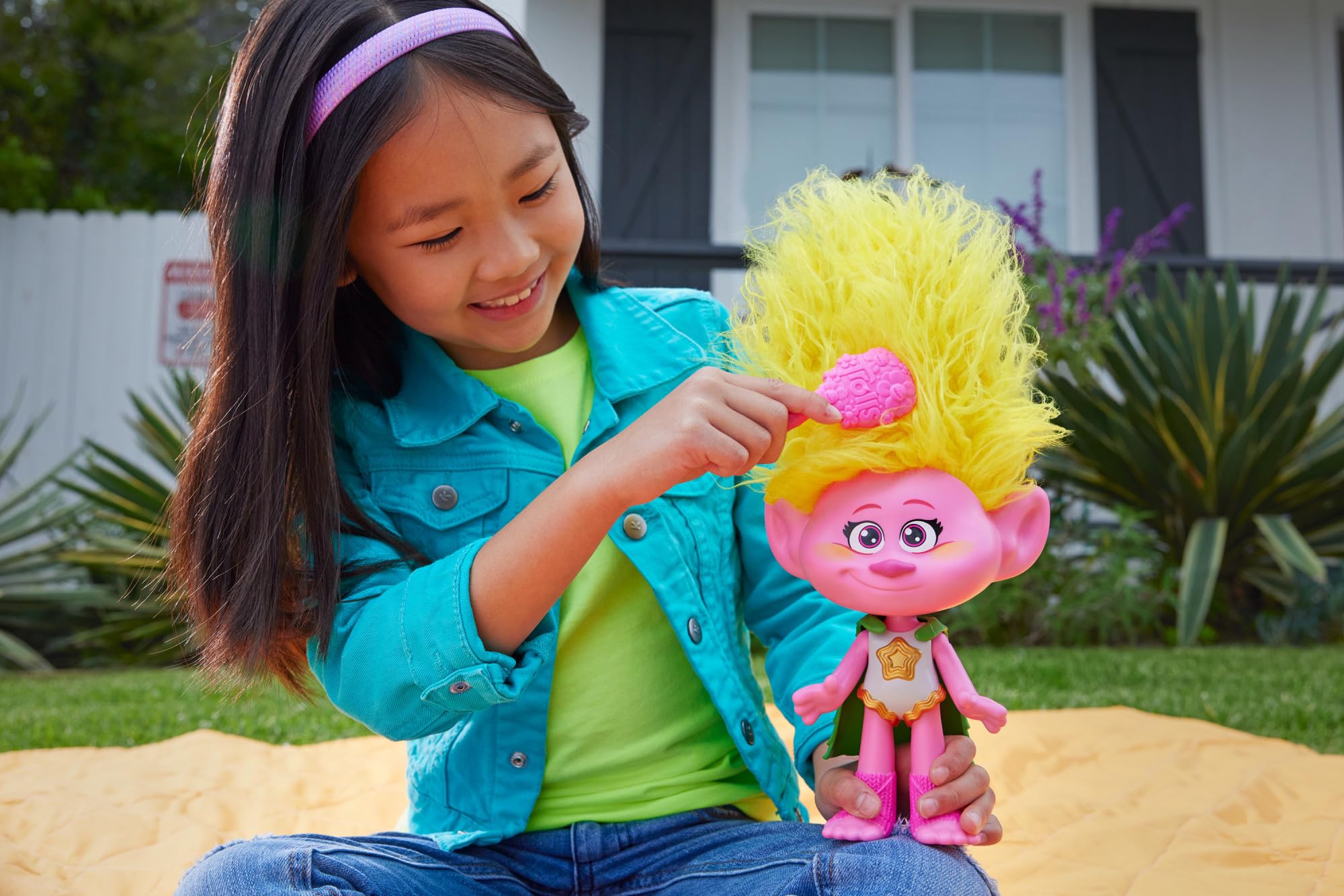 Mattel DreamWorks Trolls Rainbow HairTunes Viva Doll – Light-Up Hair with Music and Sounds