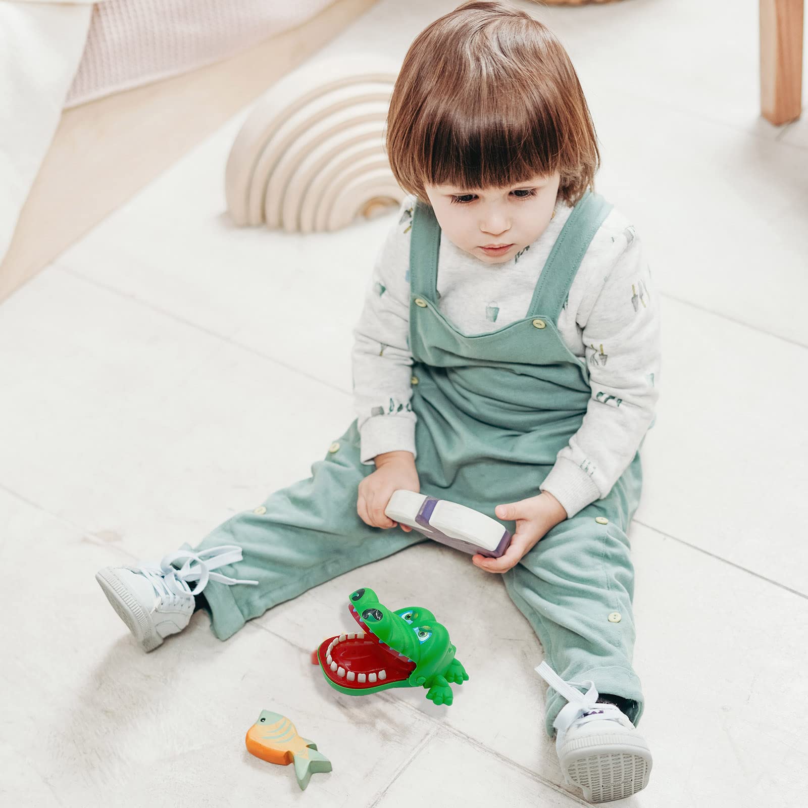 MAYTRBOU Crocodile Teeth Game for Kids - Alligator Tooth Push Down Toy (6×5.3×3.1 in)
