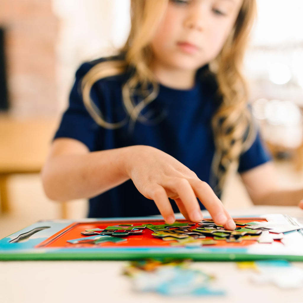 Melissa & Doug Magnetic Travel Puzzle Set – On the Farm (2 x 15 Pieces)