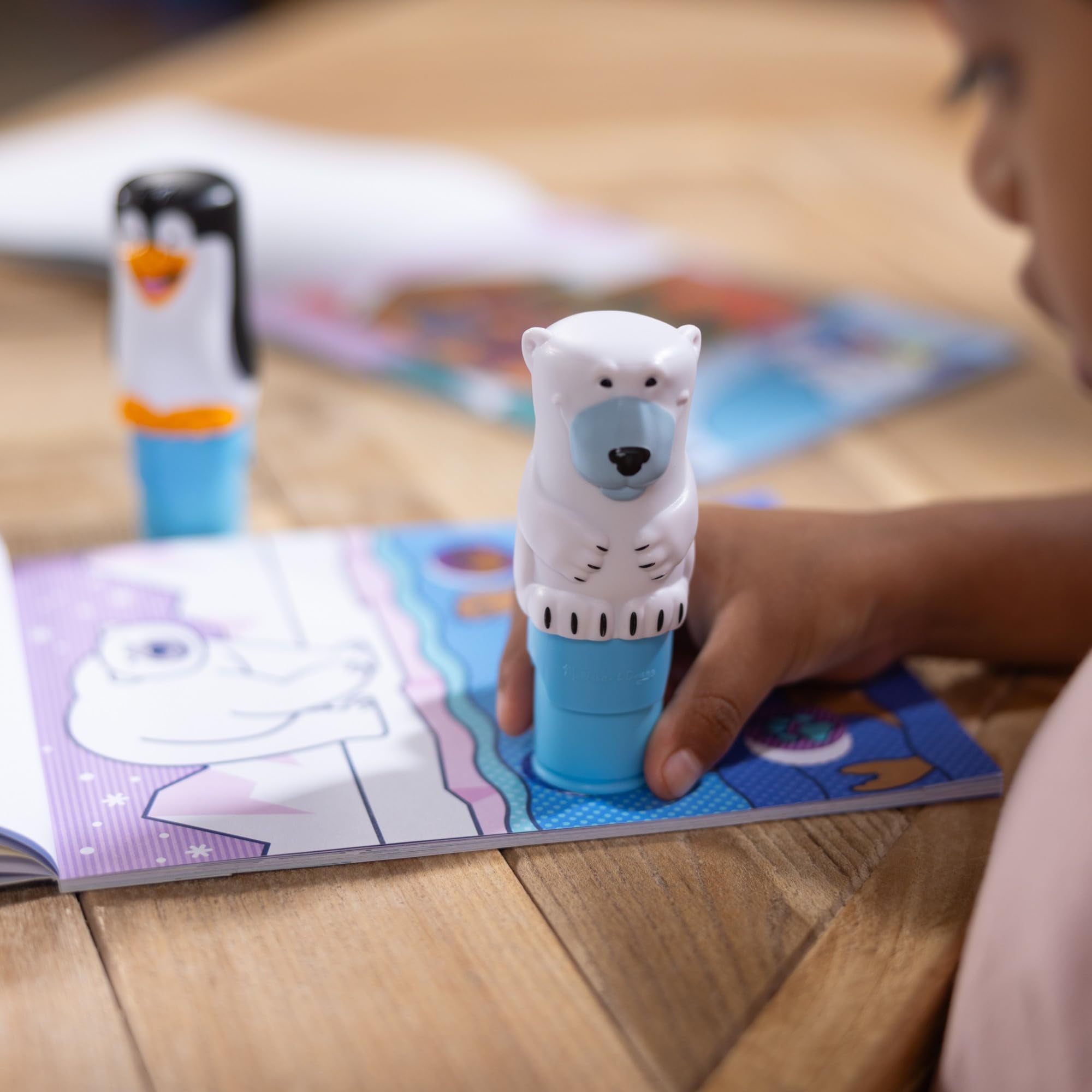 Melissa & Doug Sticker Wow! Winter Value Pack – Polar Bear & Penguin with 900 Stickers