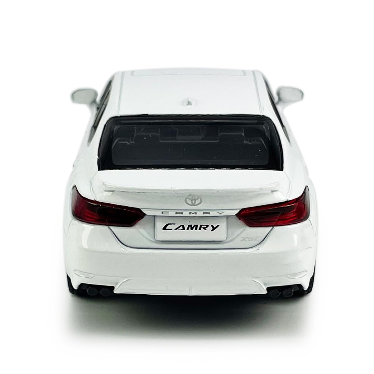 Metanyl 1/36 Scale Camry XSE 2022 Diecast Model Car - White, Pull-Back Action, Opening Doors, Metal Alloy
