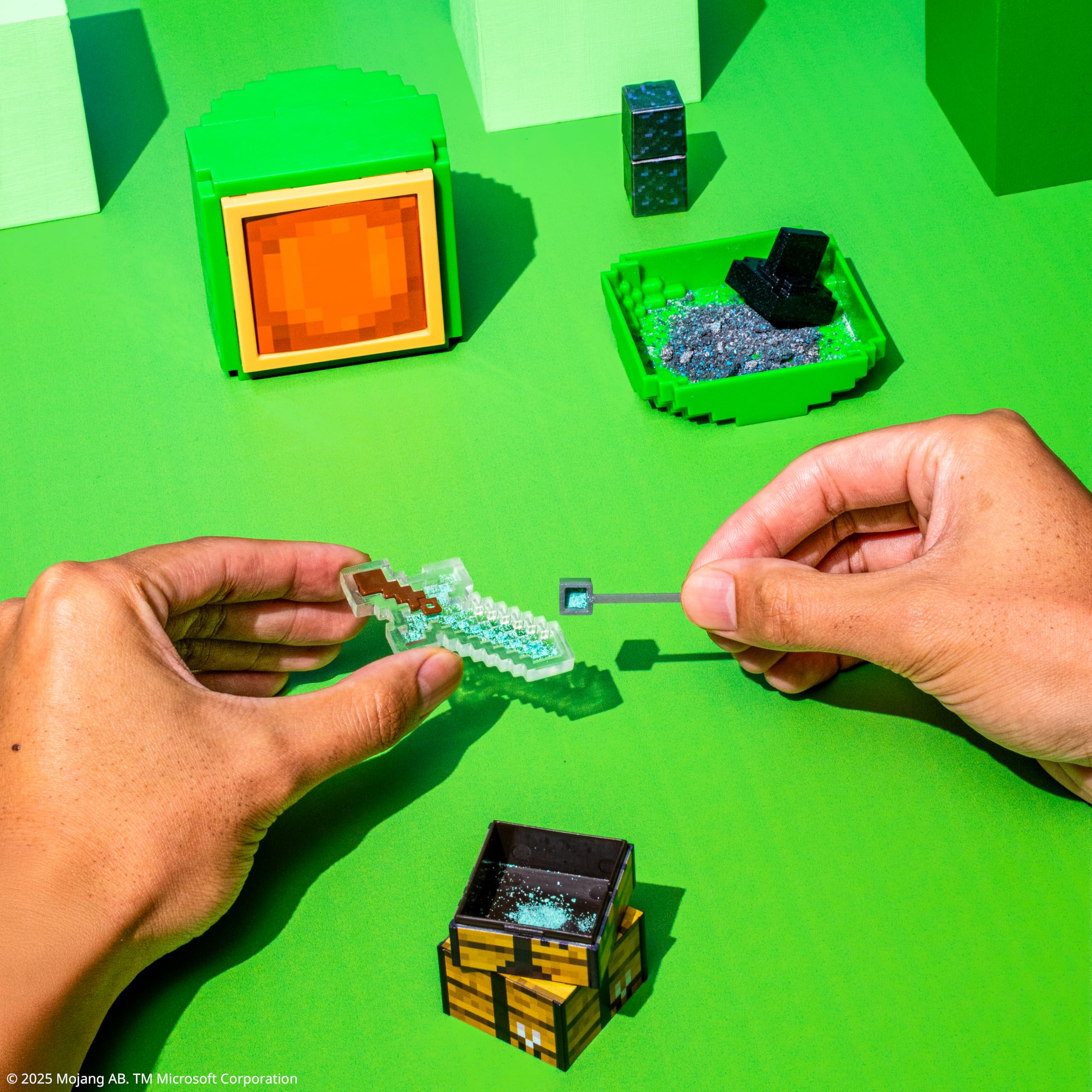 MGA Miniverse Make It Mini Minecraft: Build & Display Mini Replicas (12 Surprises)