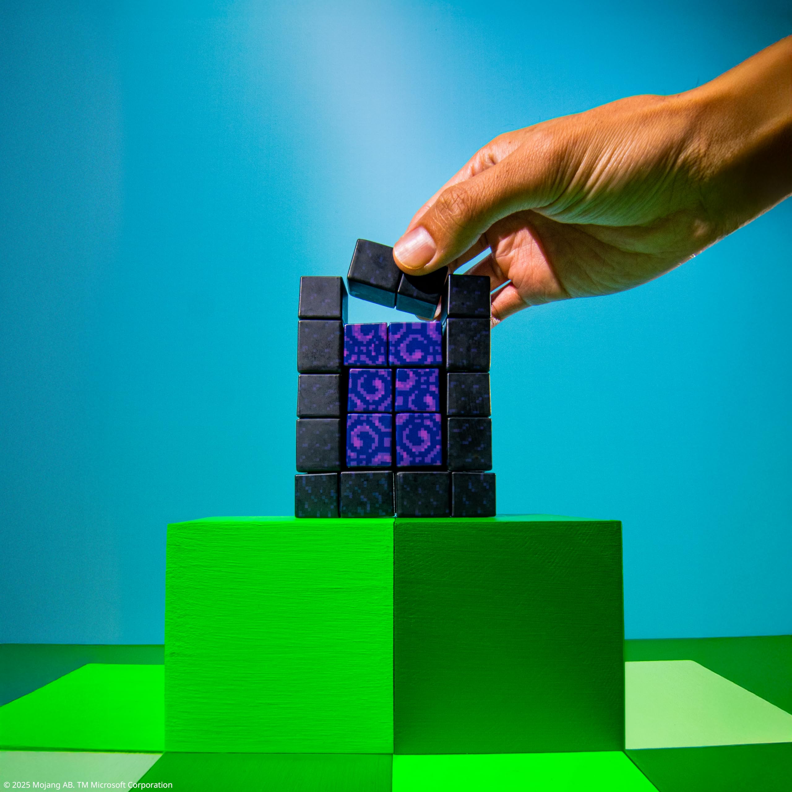 MGA Miniverse Make It Mini Minecraft: Build & Display Mini Replicas (12 Surprises)