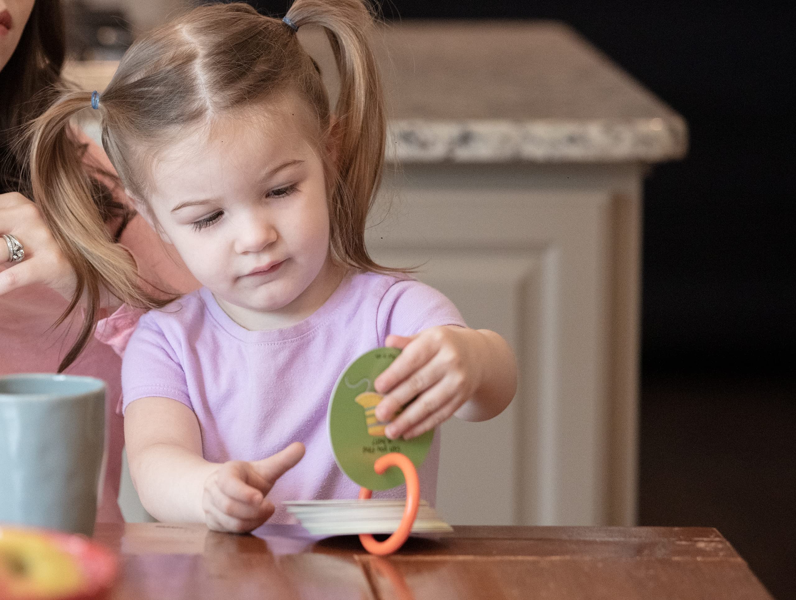 MOLLYBEE KIDS Toddler Scavenger Hunt Cards – Indoor Activity for Ages 2-3, 20 Double-Sided Cards on Reclosable Ring