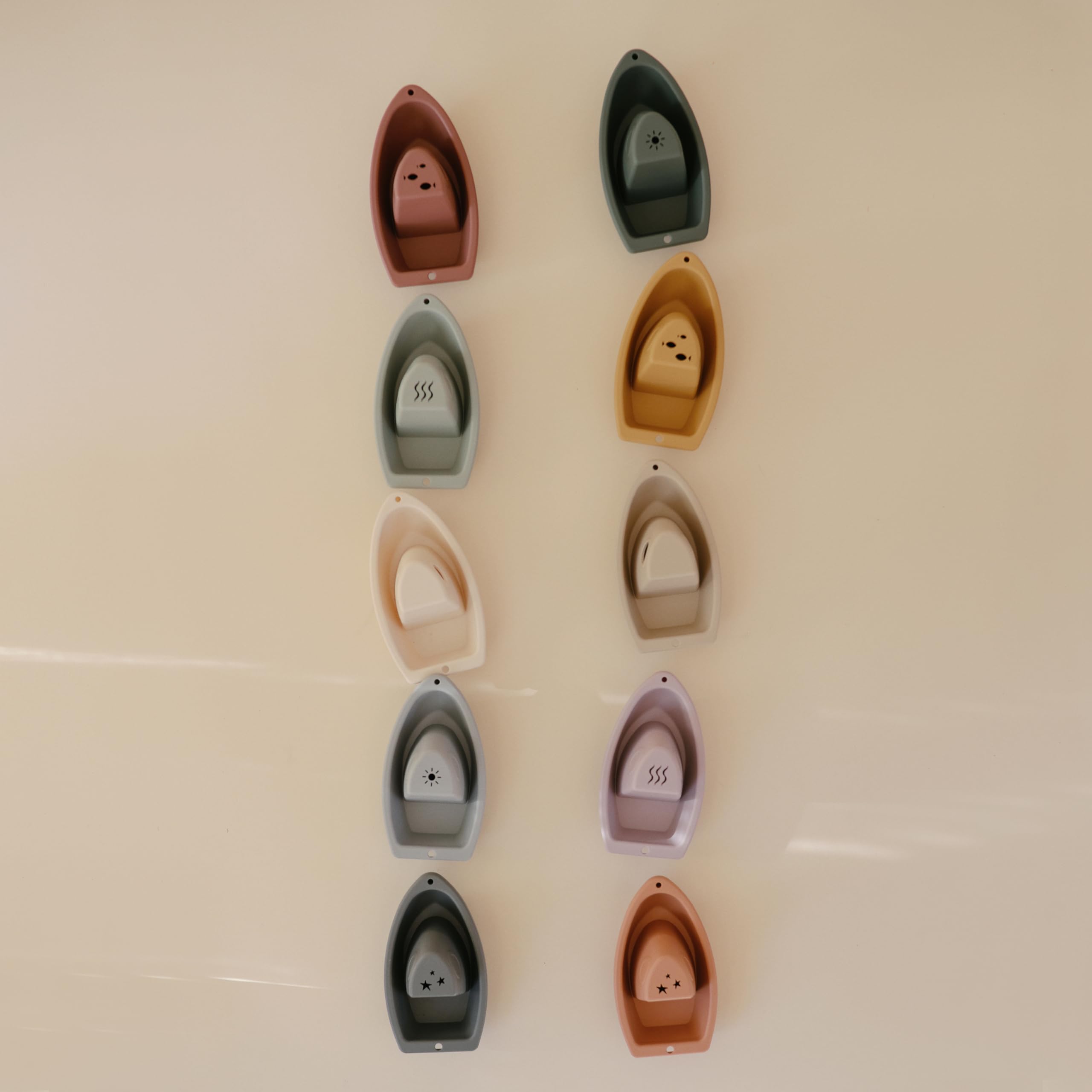 mushie Stackable Bath Boats (Petal) – Set of 5 Floating Bath Toys for Toddlers, BPA-Free, Made in Denmark