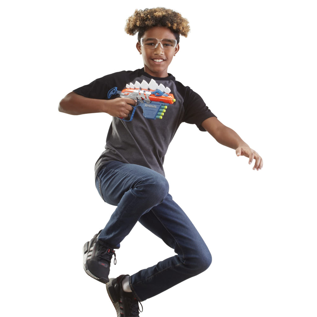 Nerf DinoSquad Stego-Smash Dart Blaster – 5 Darts, Onboard Storage, Pull-Back Priming, Ages 8+