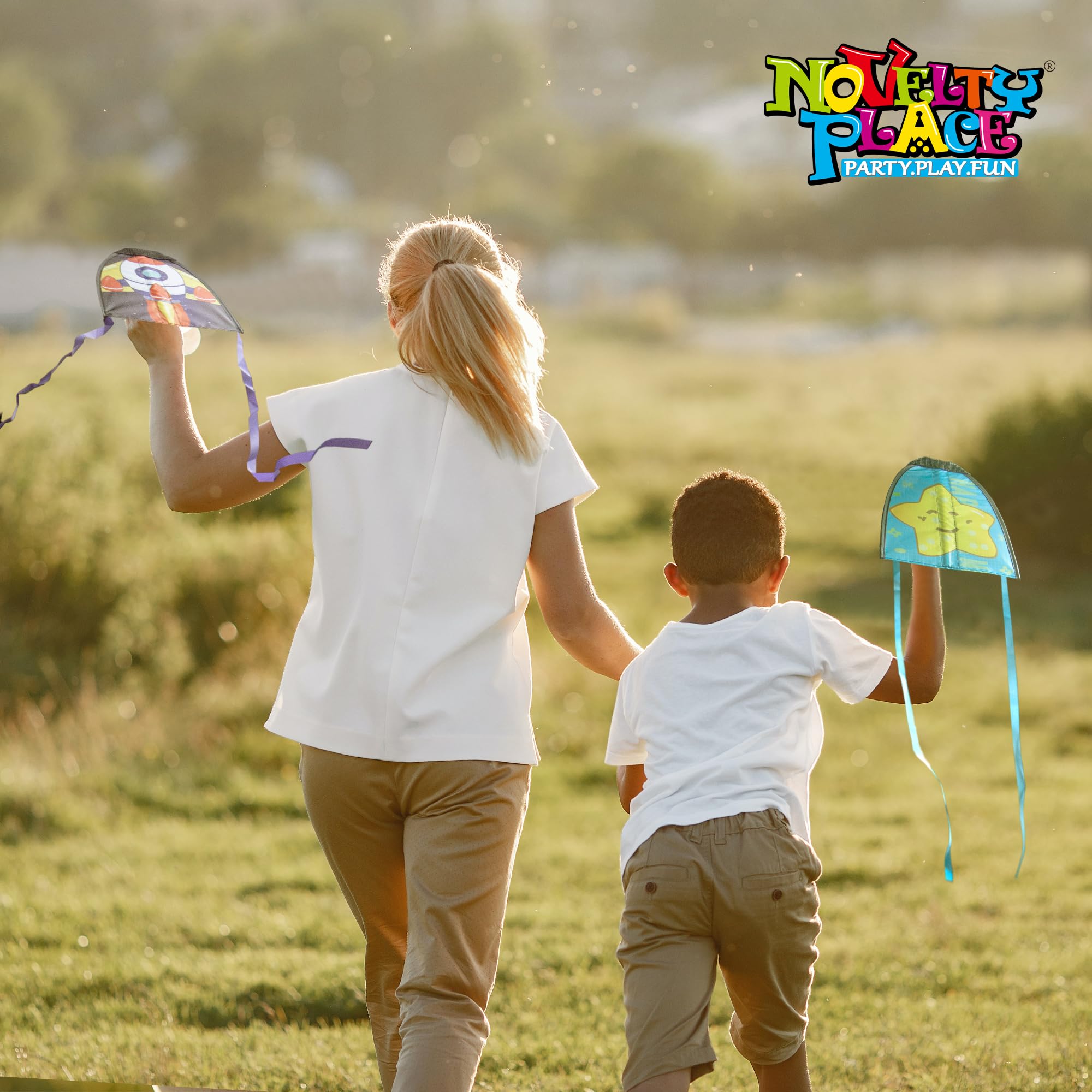 Novelty Place 2-Pack Thumb Ejection Kites – Bird and Rocket Designs for Easy Outdoor Fun