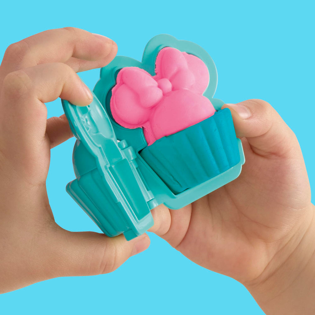 Play-Doh Disney Minnie Mouse On-the-Go Bakery Playset with Stamper Figure & 3 Cans, Toddler Arts & Crafts Toy for Ages 2+