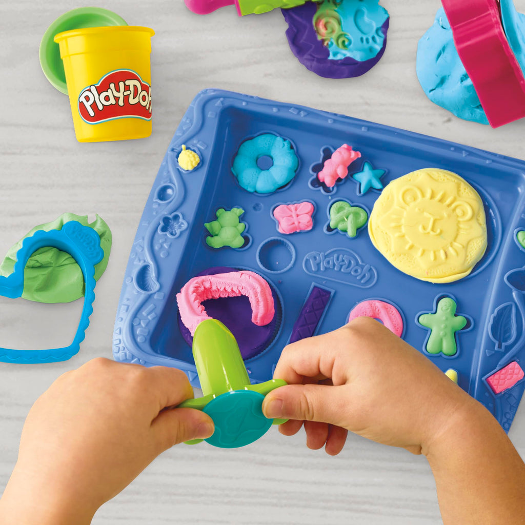 Play-Doh Kitchen Creations Cookie Creations Playset – Pretend Baking Set for Kids Ages 3+