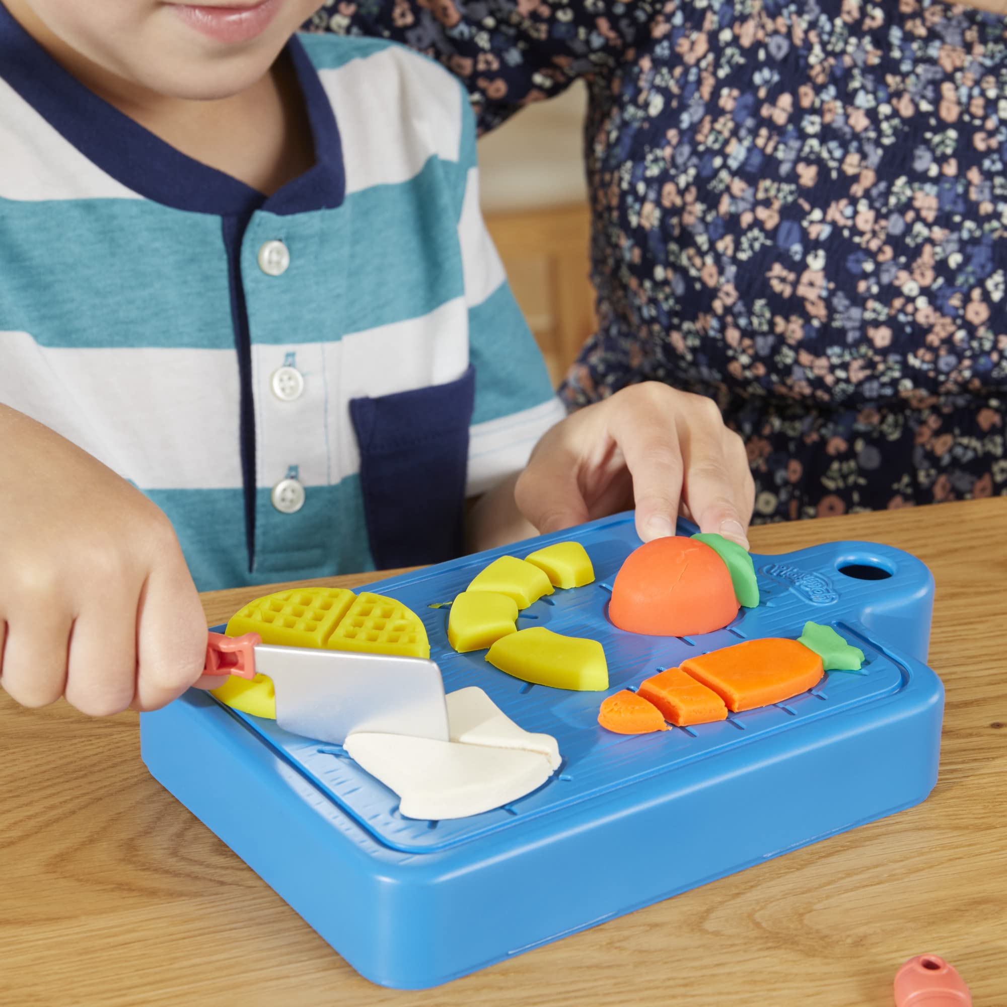 Play-Doh Little Chef Starter Set – 14 Kitchen Accessories & 5 Colors for Creative Play
