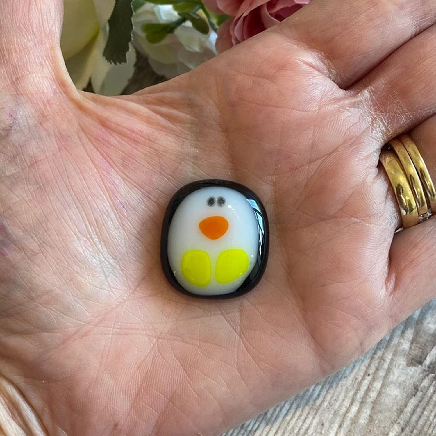 Qitiieli Mini Pocket Penguin Hug Set – 5-Pack Resin Stress Relief Toy with Encouragement Cards