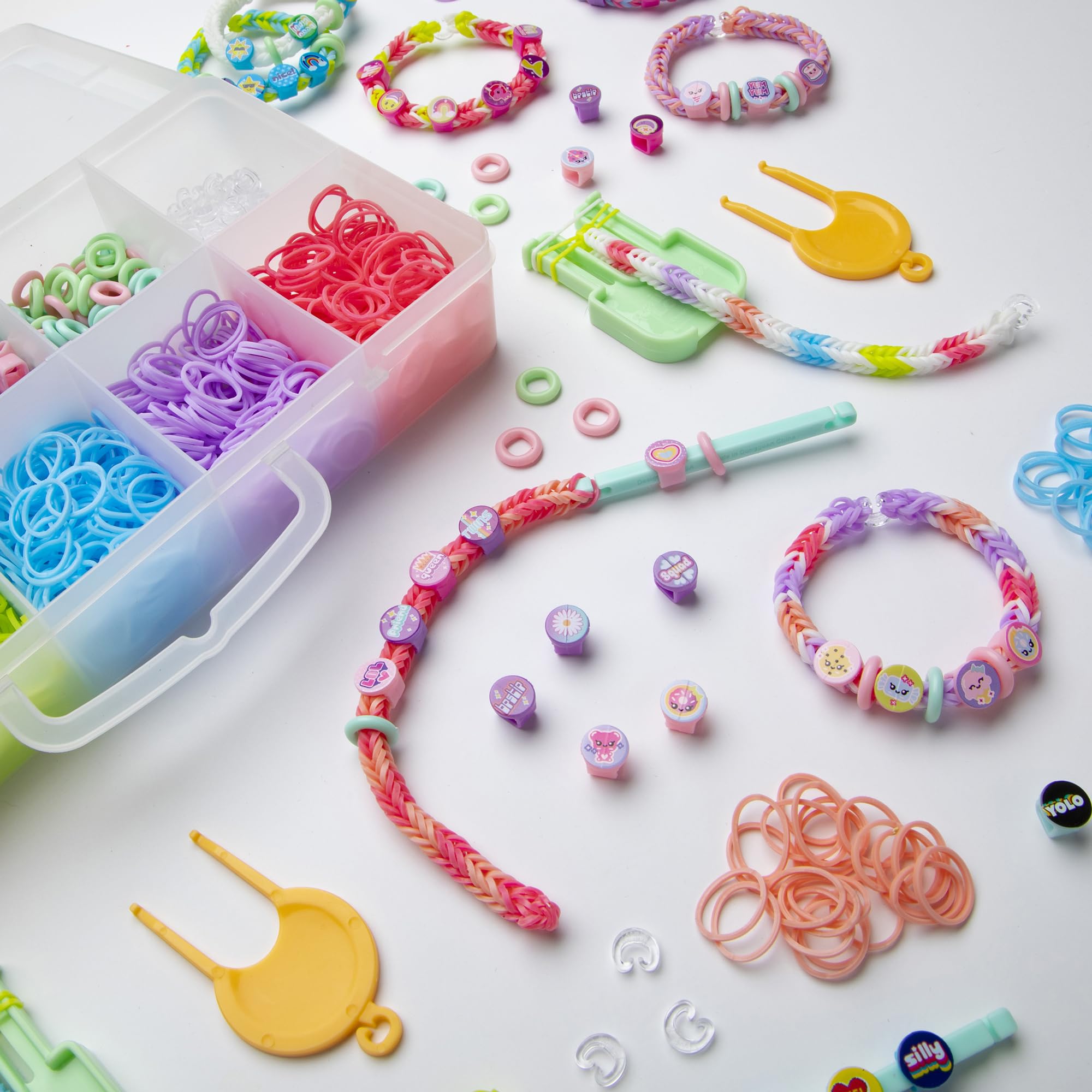 Rainbow Loom Beadmoji Mini Combo: Create Custom Bracelets with 1800 Bands & Themed Beads, Ages 7+