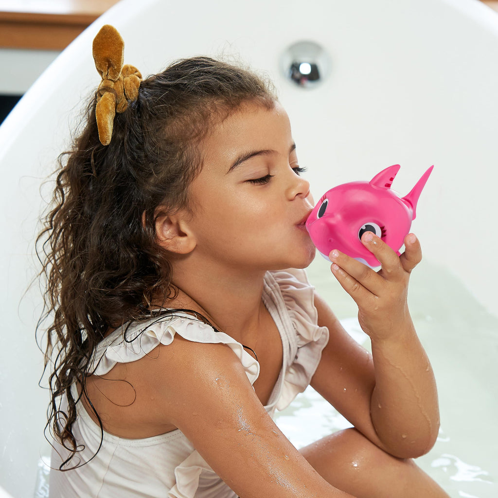 Robo Alive Junior Baby Shark Mommy Shark (Pink) Singing & Swimming Bath Toy by ZURU