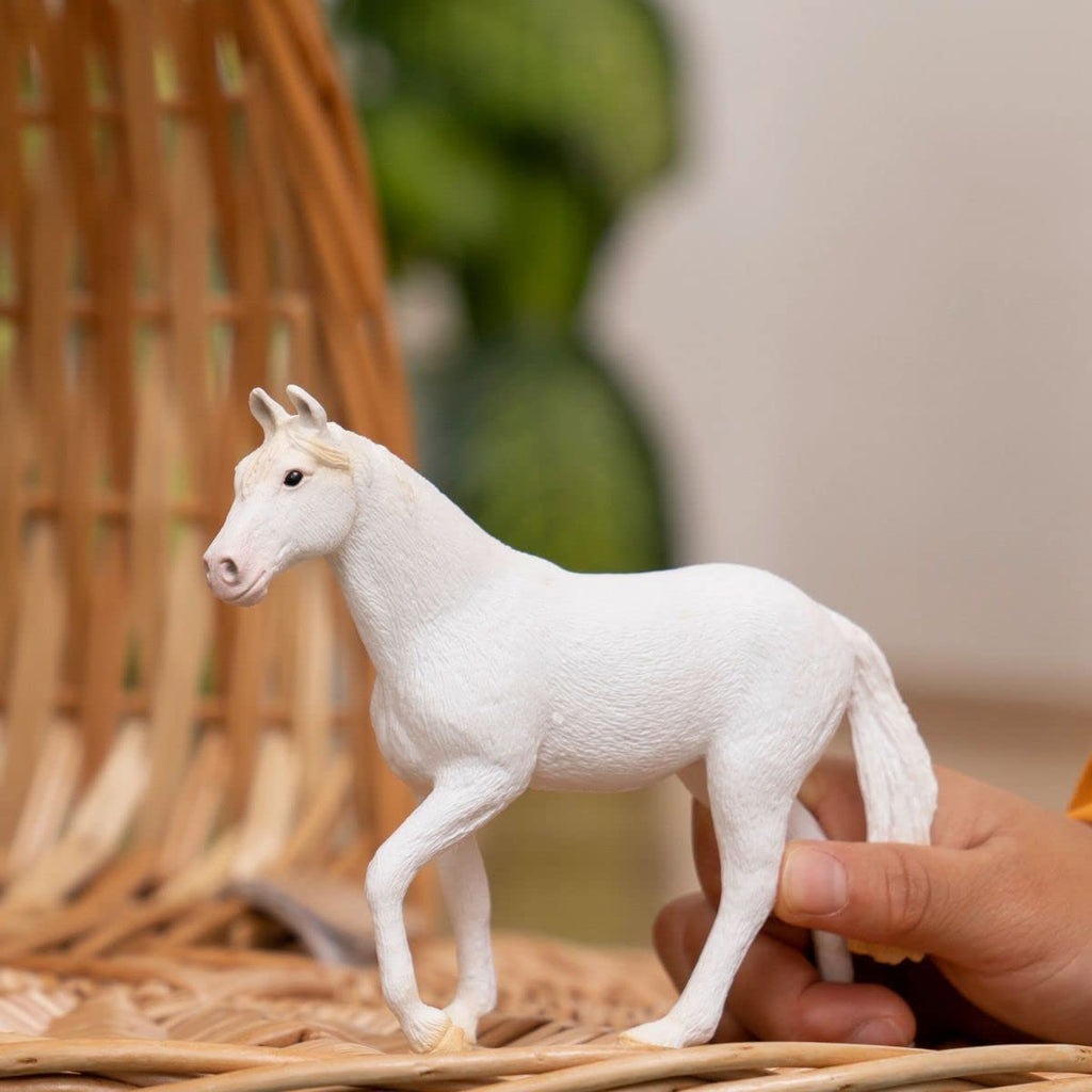Schleich Farm World Camarillo Mare Horse Figurine - Realistic Farm Animal Toy for Imaginative Play, Ages 3+