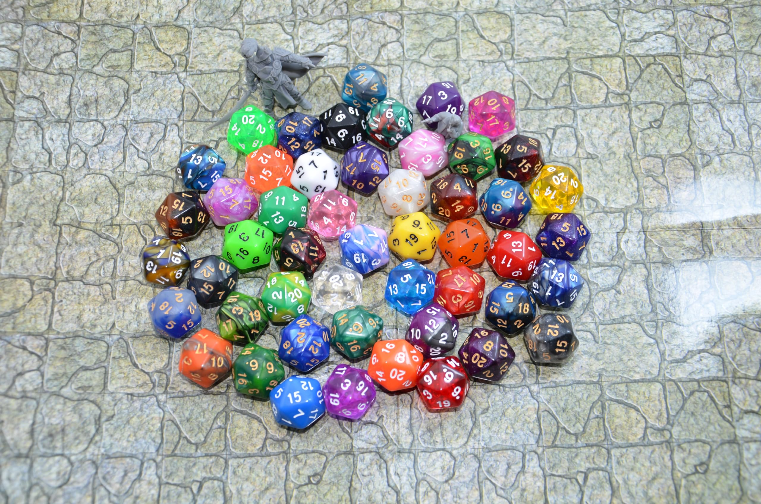 SmartDealsPro 50-Pack D20 Dice Set – Mixed Colors, 22mm Polyhedral Dice with Velvet Pouch for DND, MTG, RPG & Tabletop Games