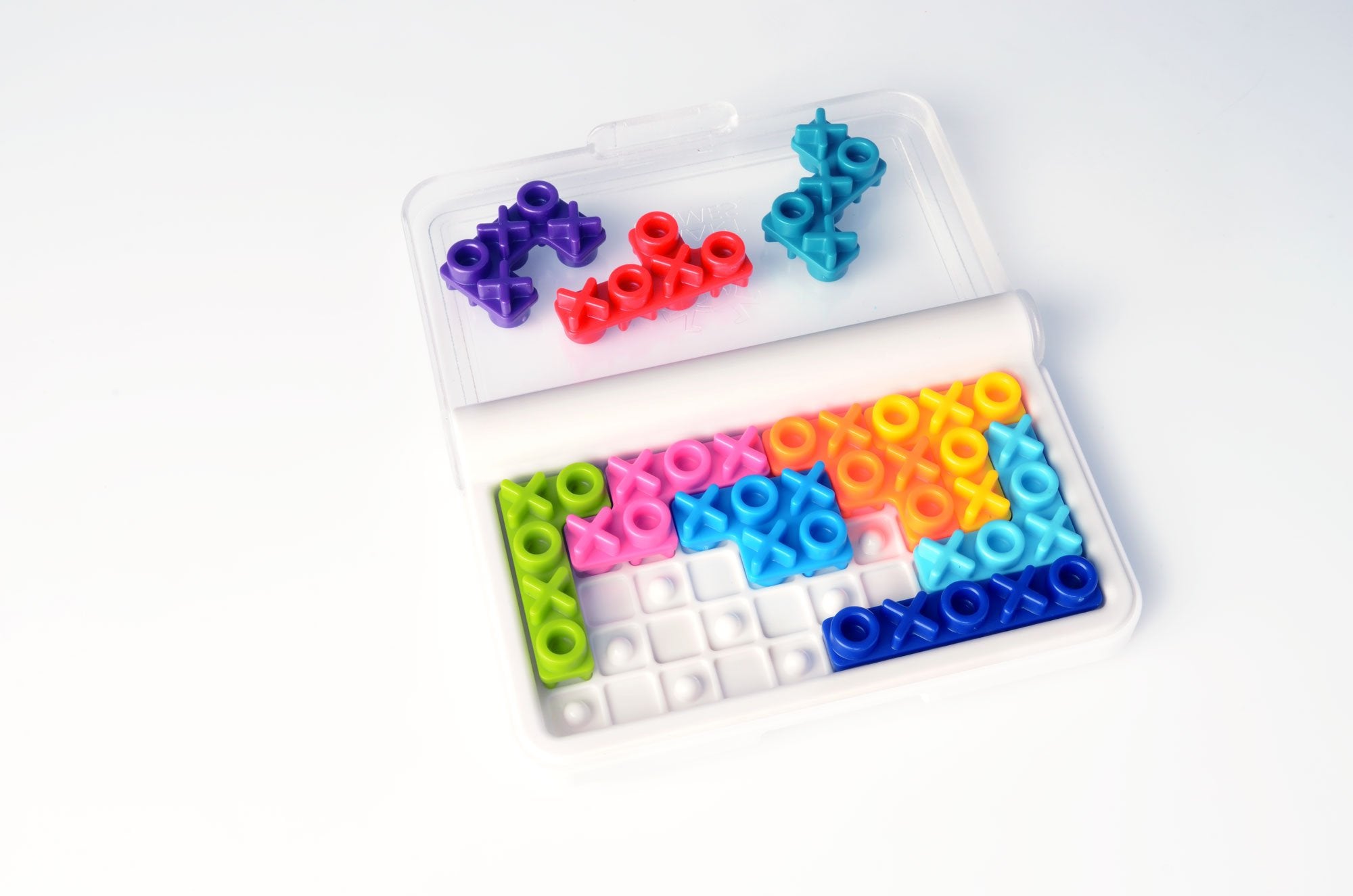 SmartGames IQ XOXO – 120 Logic Challenges in a Compact Travel Case for Kids and Adults