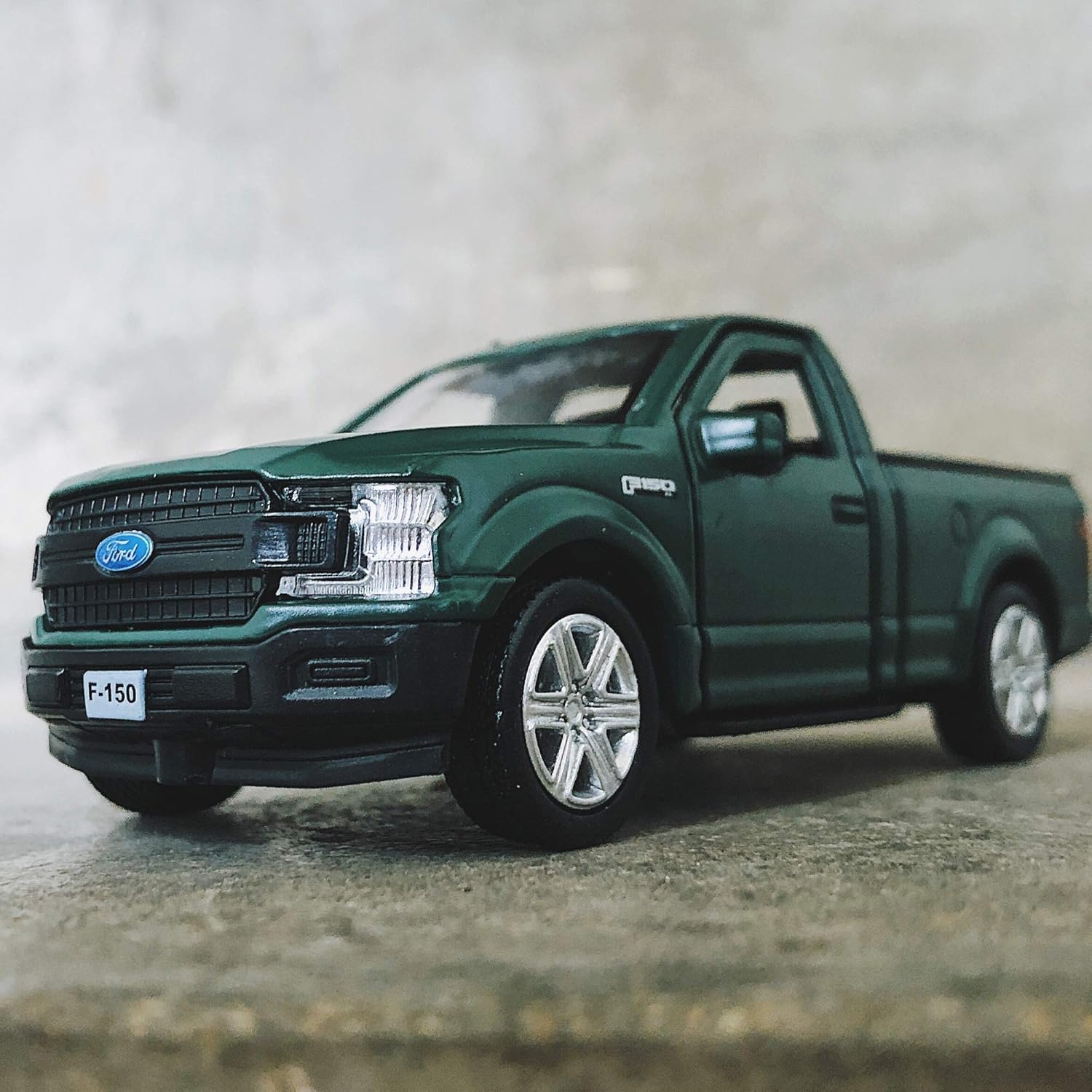 TGRCM-CZ 1/36 Ford F150 Pickup Truck Die-Cast Model - Dark Green Pull-Back Toy Car for Kids Ages 3+