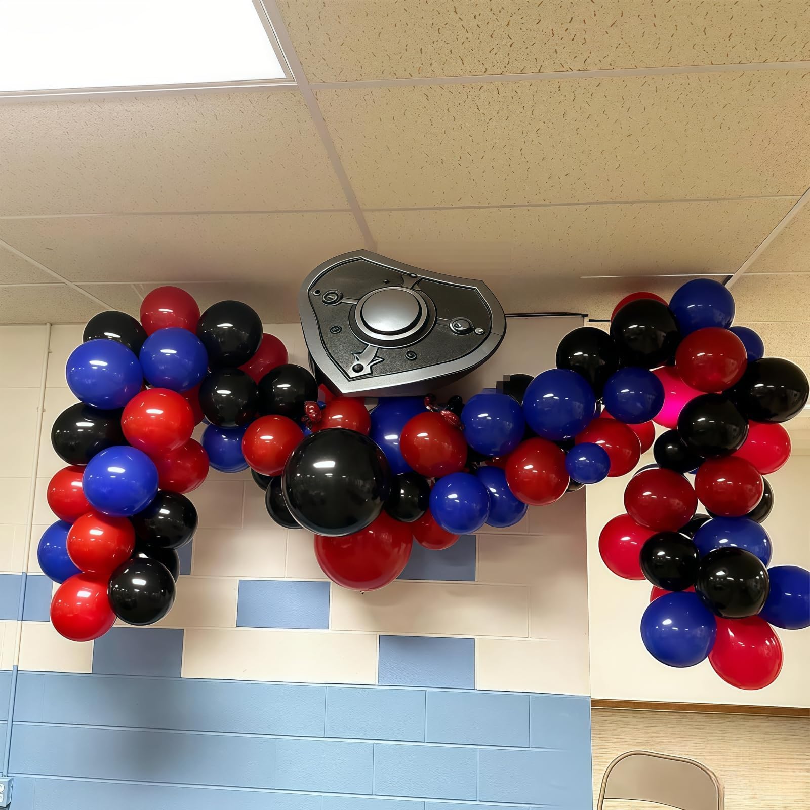 Togvu 101-Piece Red Blue Black Balloon Arch Garland Kit – Matte Latex Balloons for Birthday, Graduation, Party Decorations